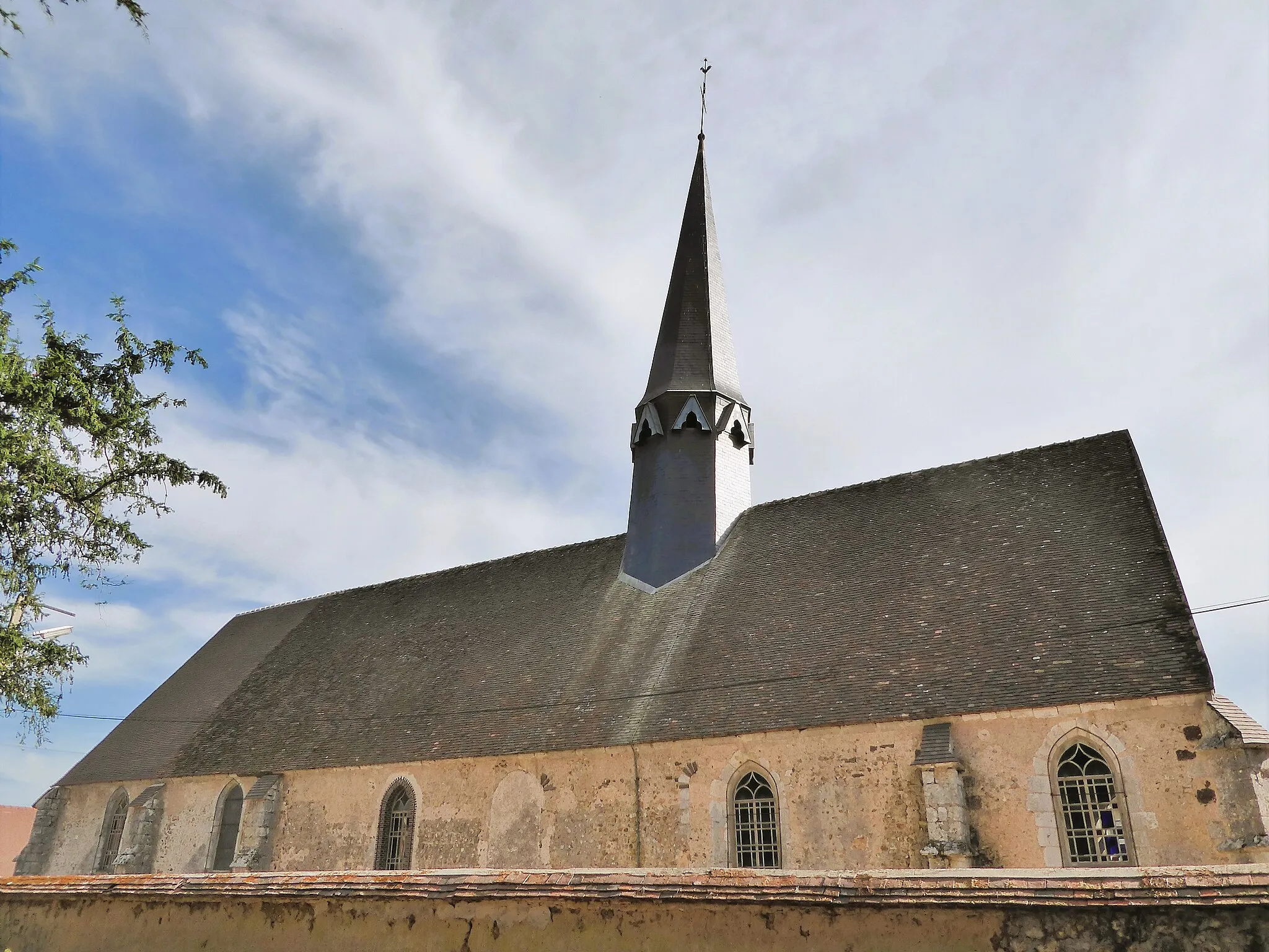 Photo showing: Mur nord de l'église Saint-Martin de Fontaine-la-Guyon, Eure-et-Loir, France.