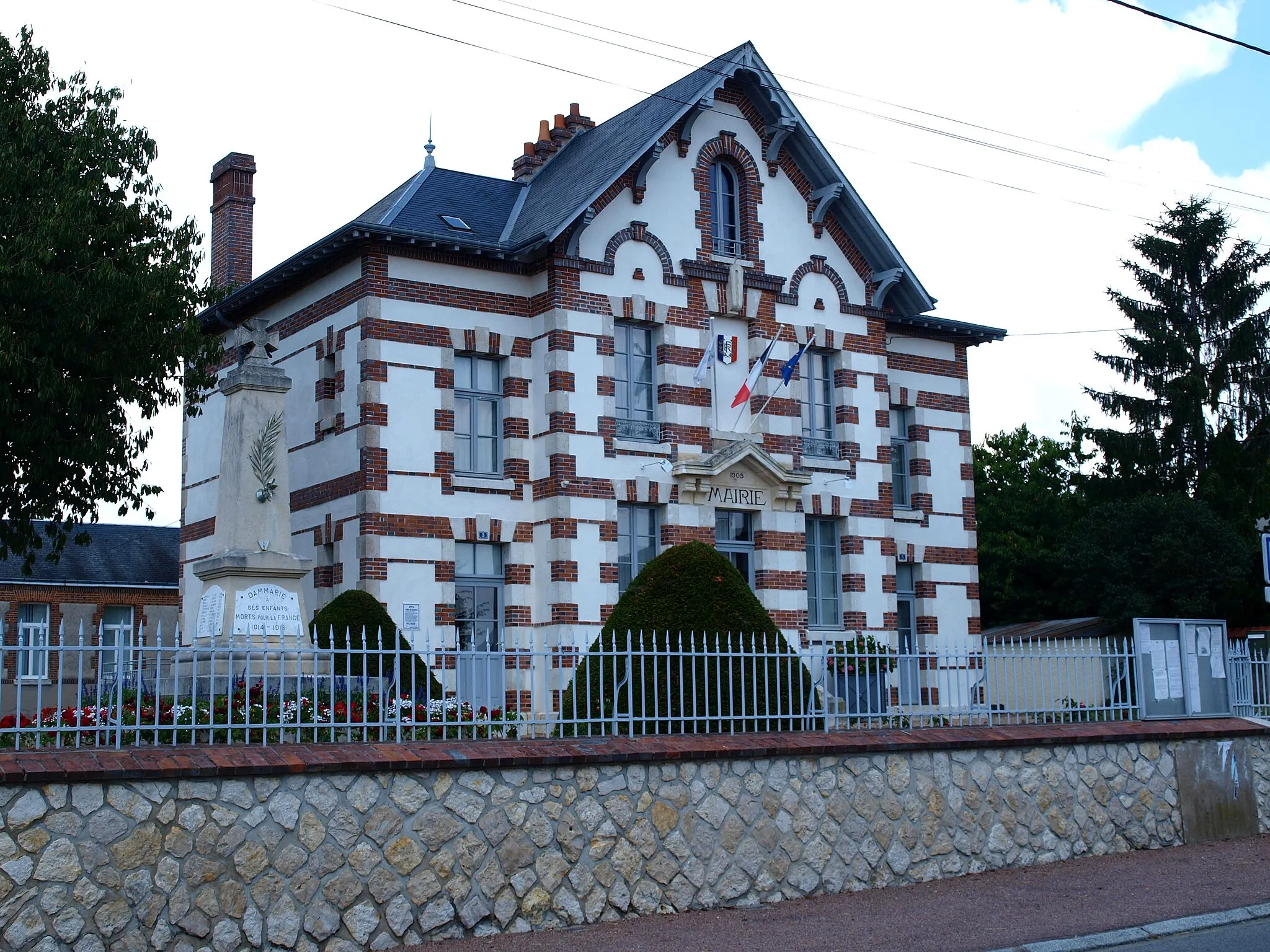 Photo showing: Dammarie-en-Puisaye (Loiret, France) ; mairie