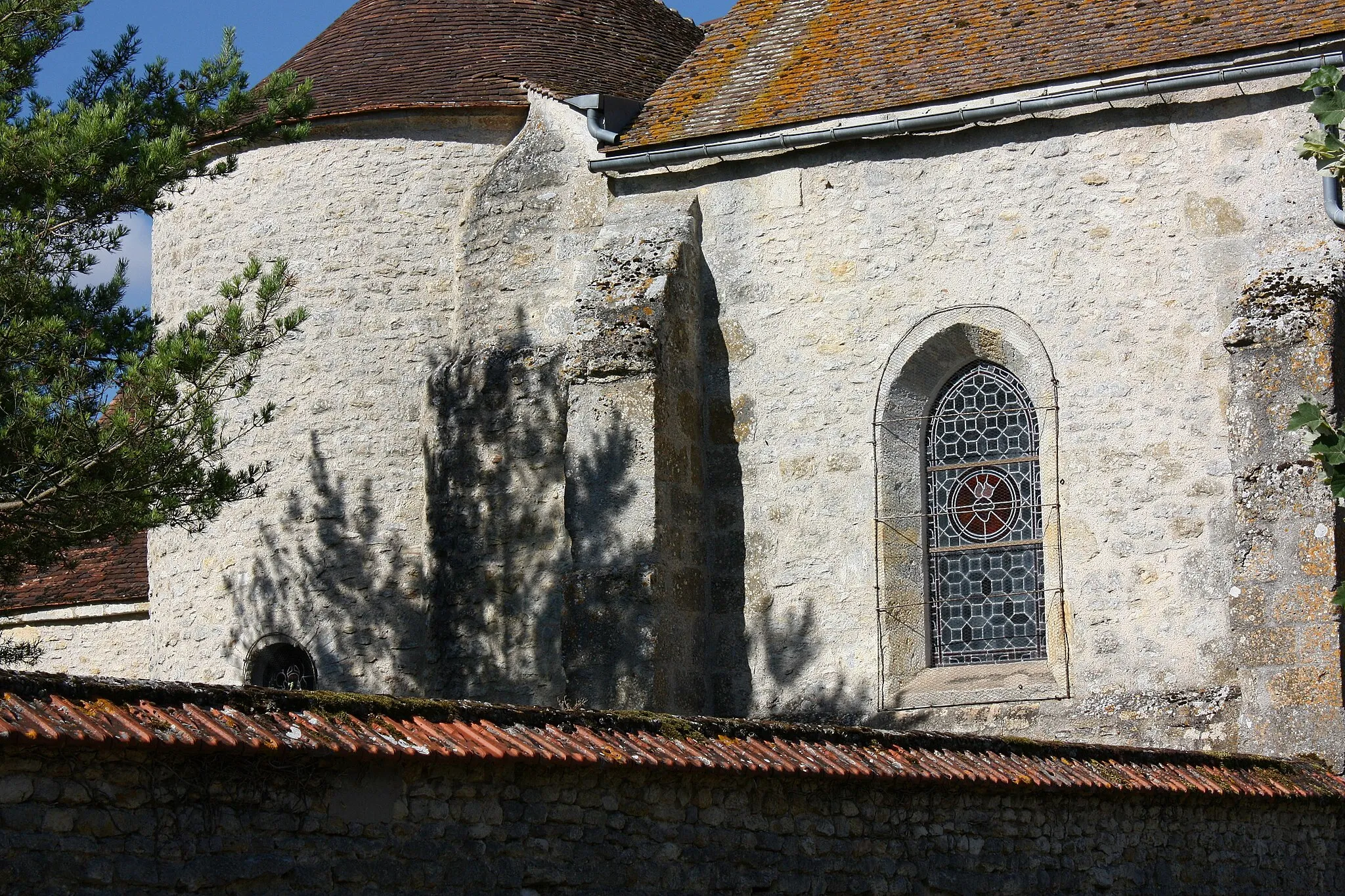 Photo showing: Ondreville-sur-Essonne - Eglise Saint-Léger
Vue du Nord-Est.