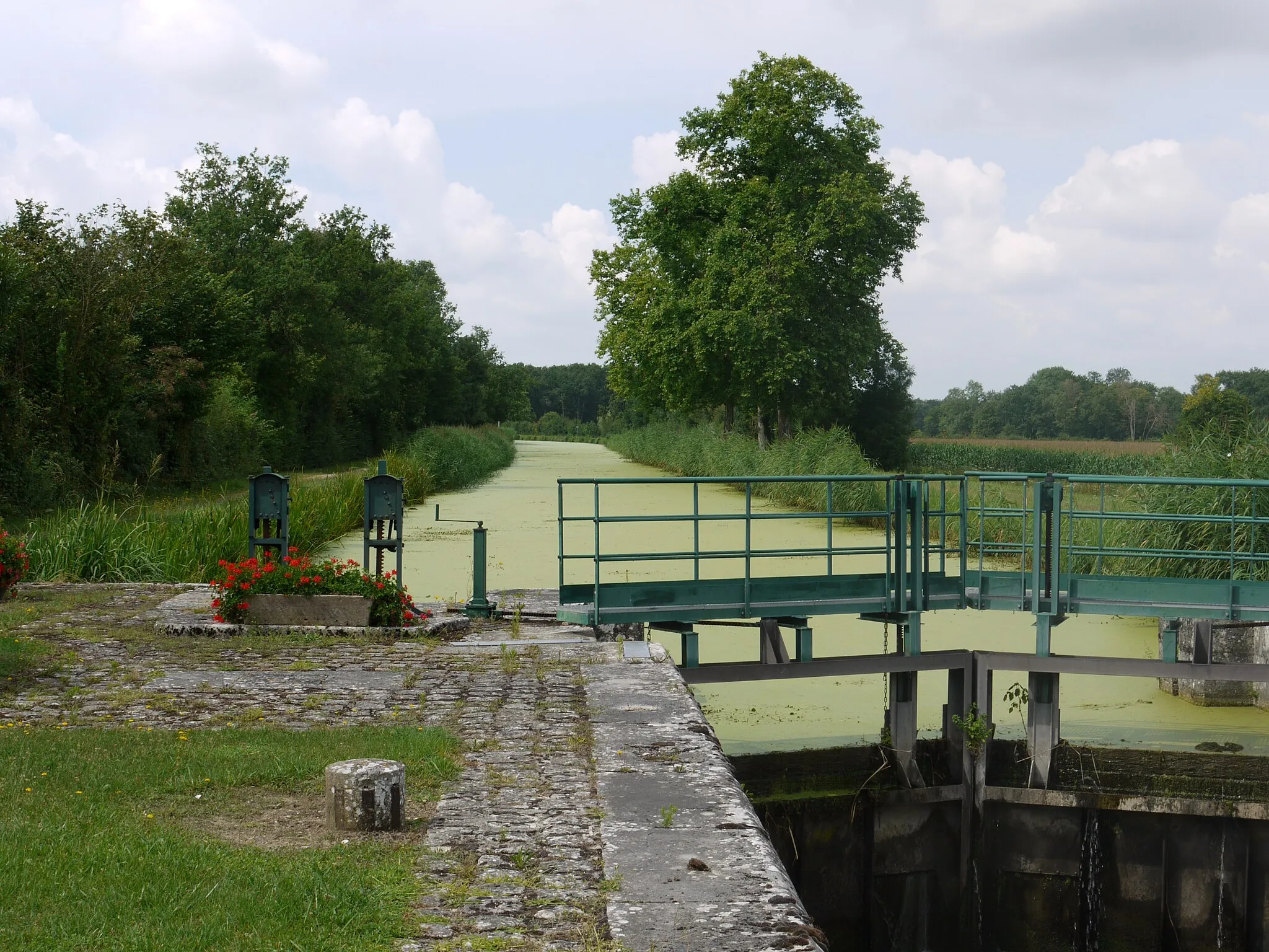 Photo showing: canal d'Orléans near Presnoy, France