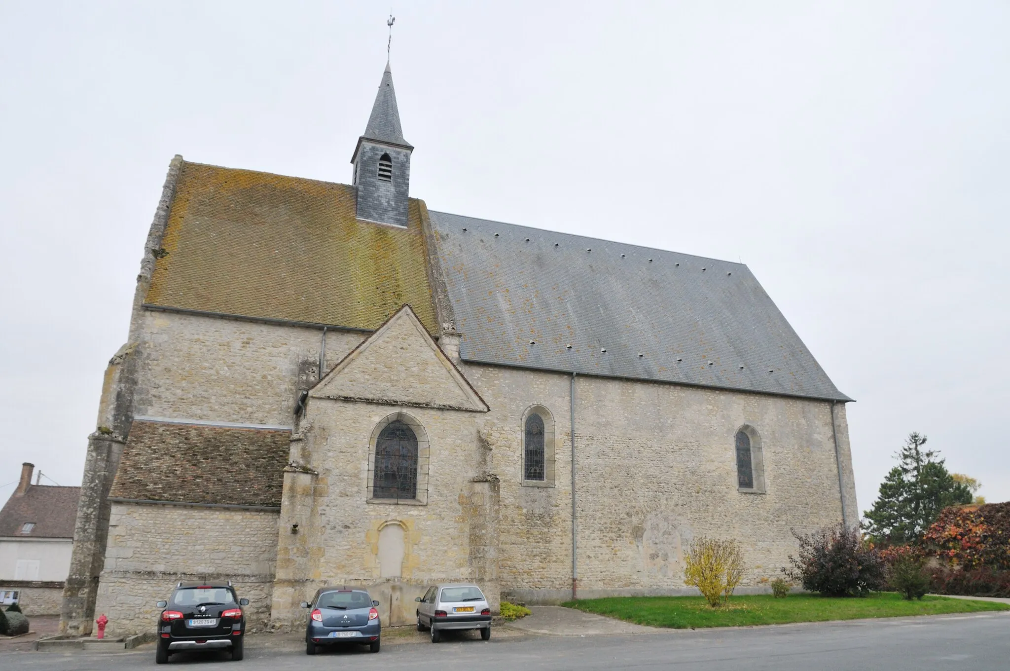 Photo showing: Église Saint-Amand de La Neuville-sur-Essonne, Loiret, France