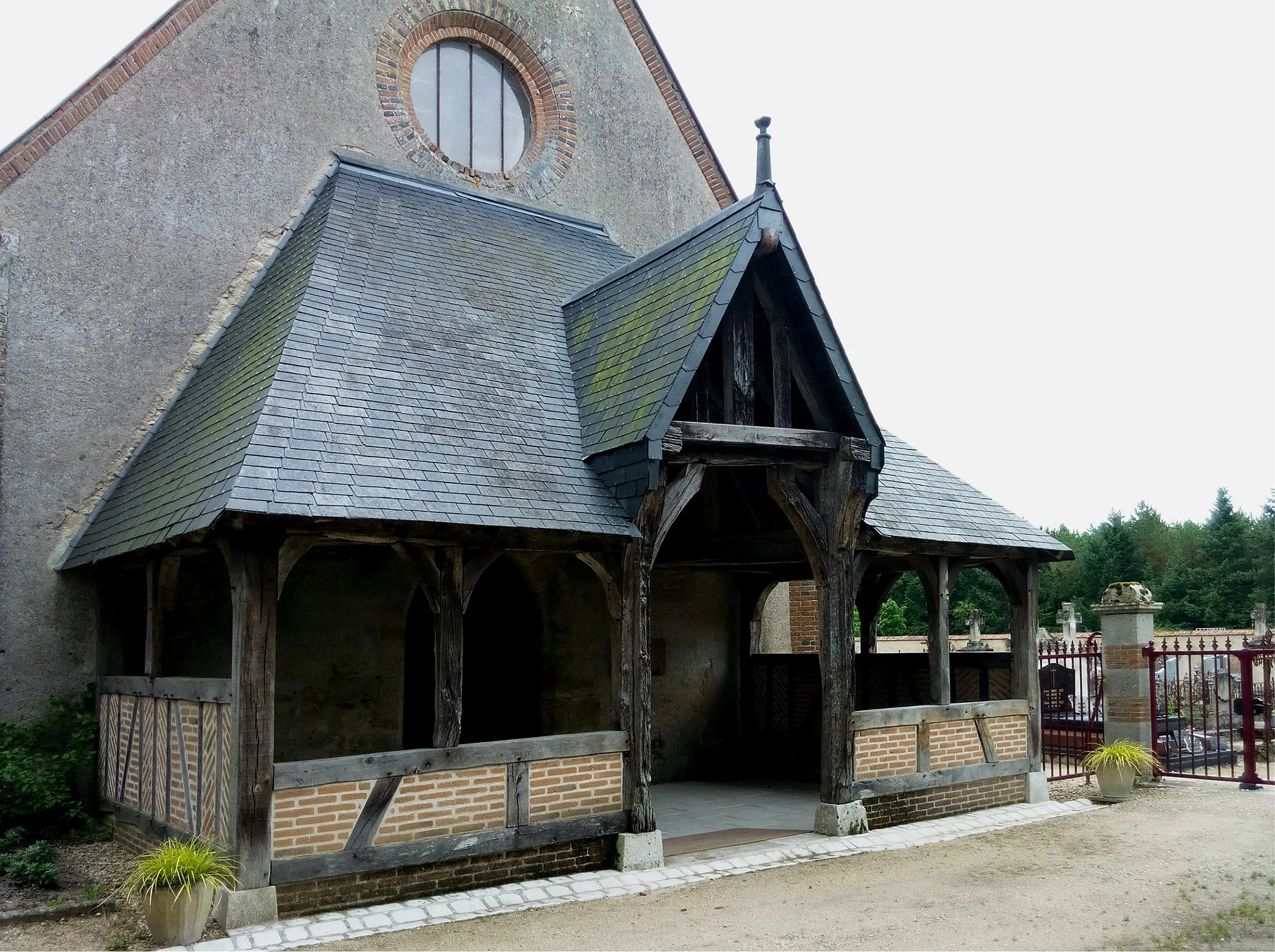 Photo showing: Caquetoir de l'église Saint Pierre de Vieilles-Maisons-sur-Joudry, Loiret, France.