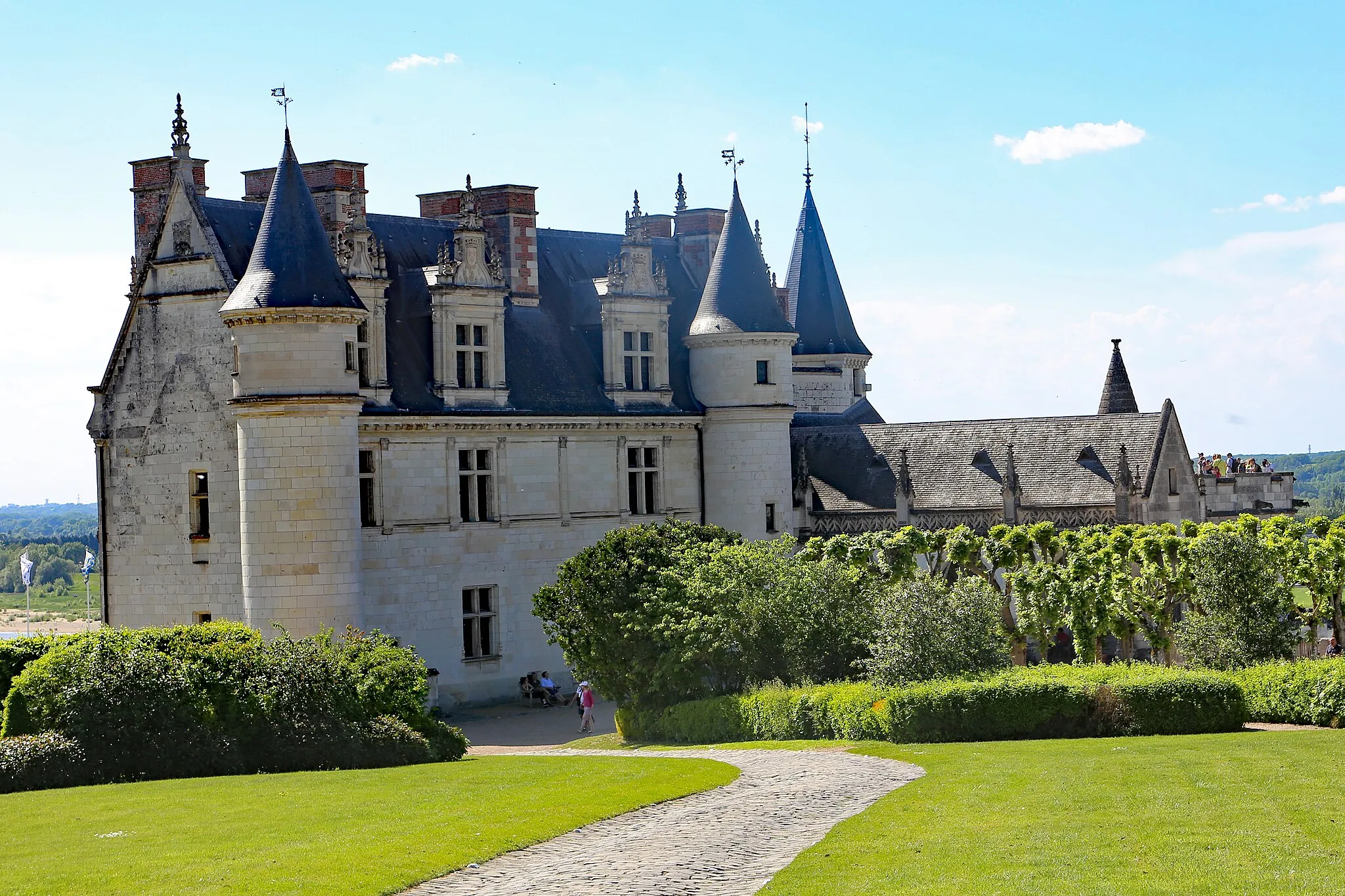 Photo showing: Schloss Amboise, Ansicht von der Seite des Schlossgartens. Das Schloss aus dem 15. Jahrhundert steht in der französischen Stadt Amboise an der Loire.