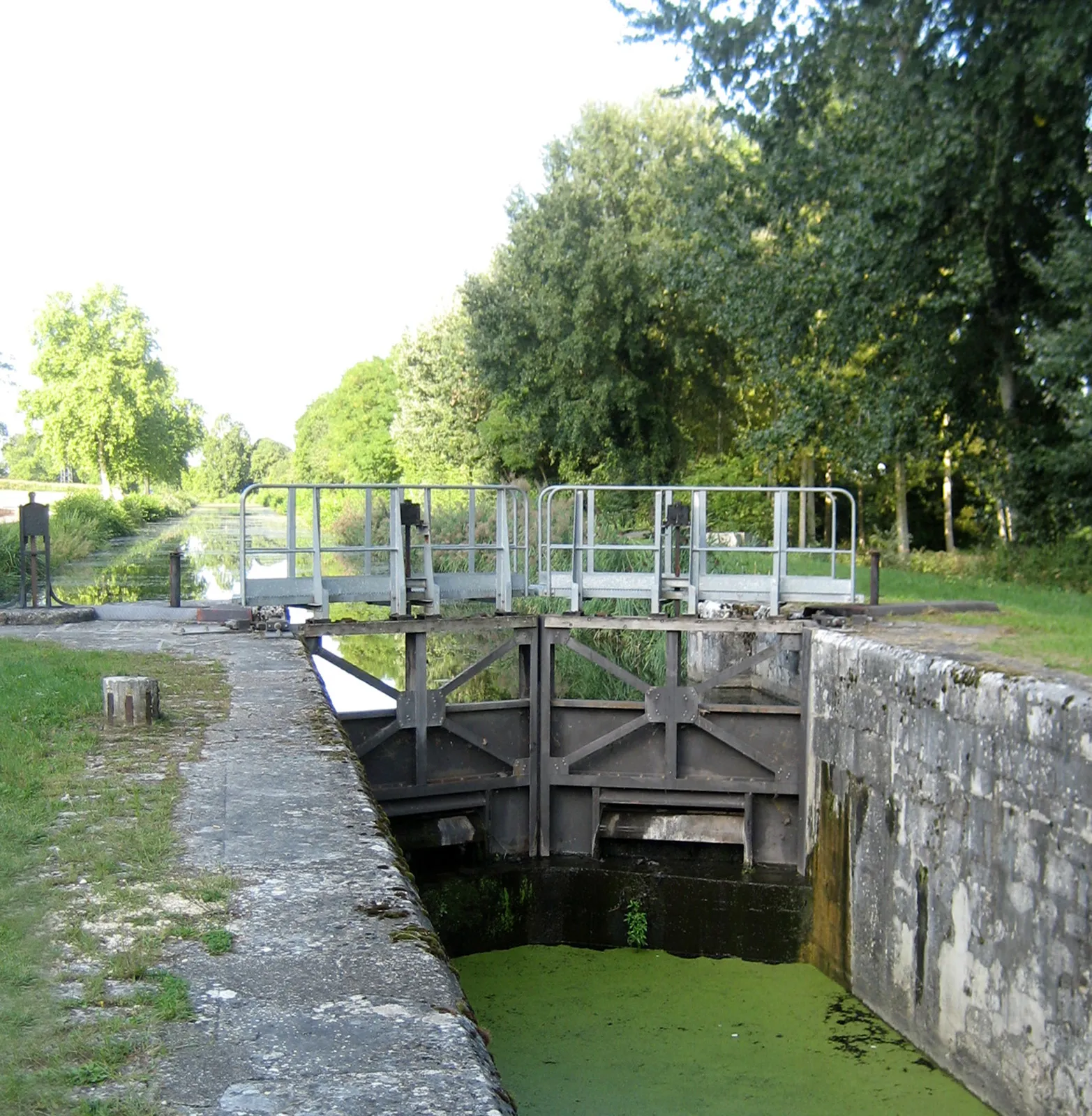 Photo showing: Canal d'Orléans, écluse Sainte Catherine. Châlette-sur-Loing, dFrance.