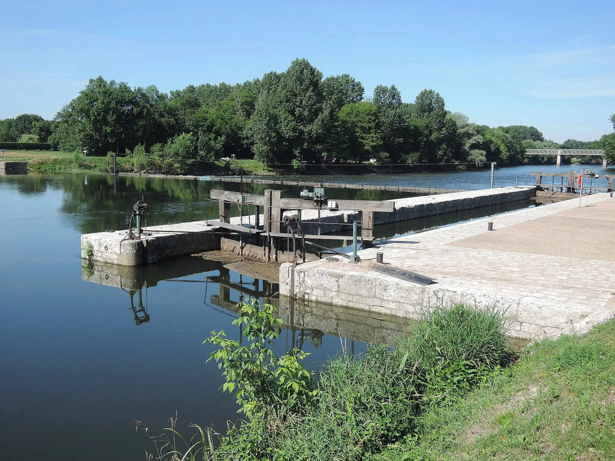 Photo showing: Écluse, barrage et pont de Civray de Touraine