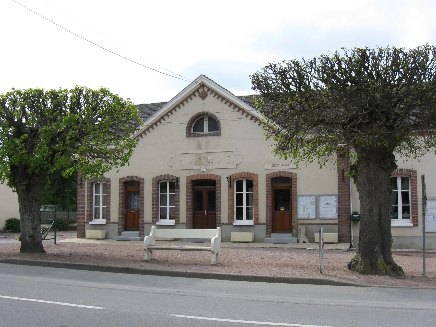 Photo showing: Mairie de Fontenay-sur-Loing (Loiret , région Centre)