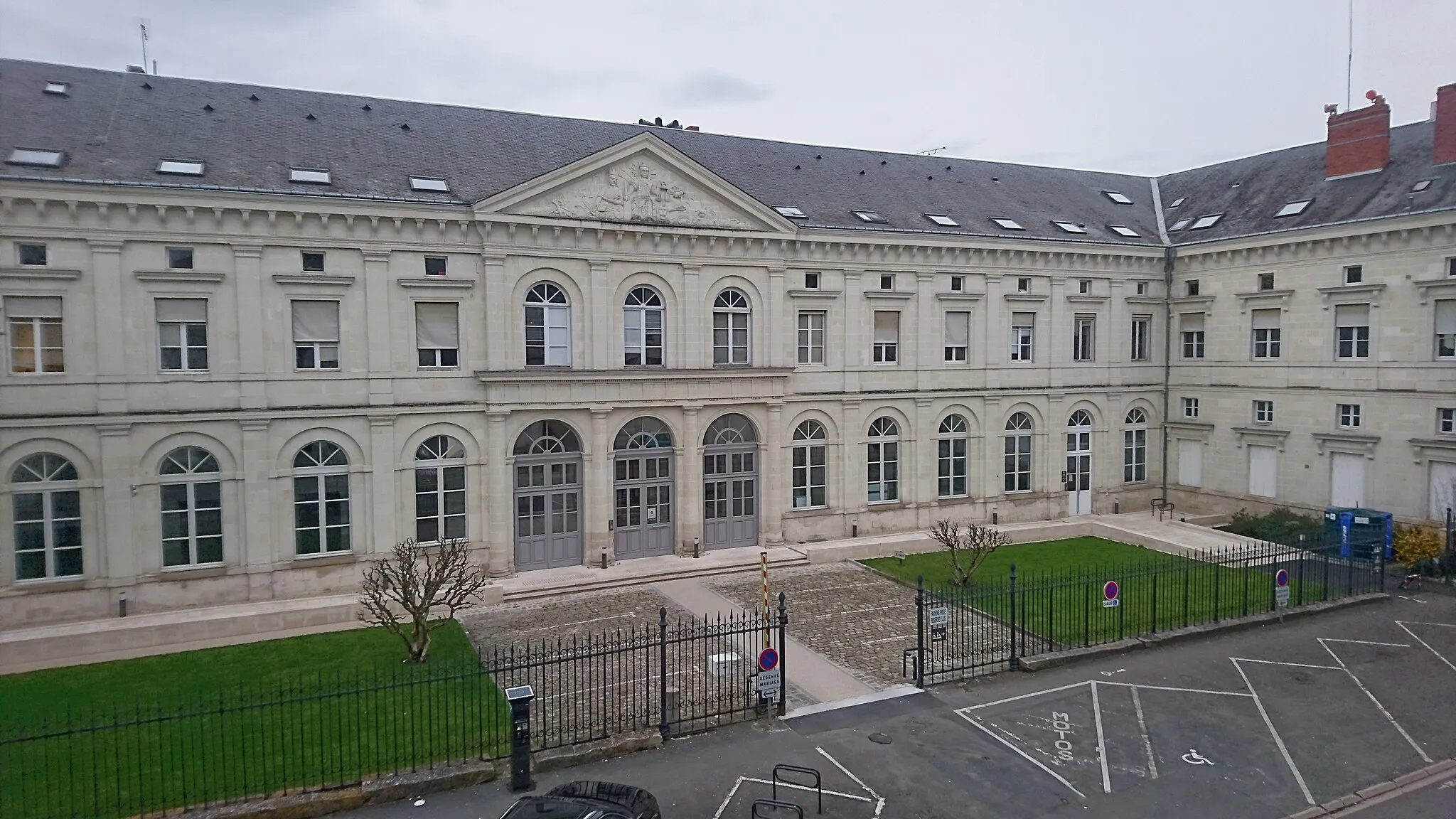 Photo showing: Mairie Châtellerault