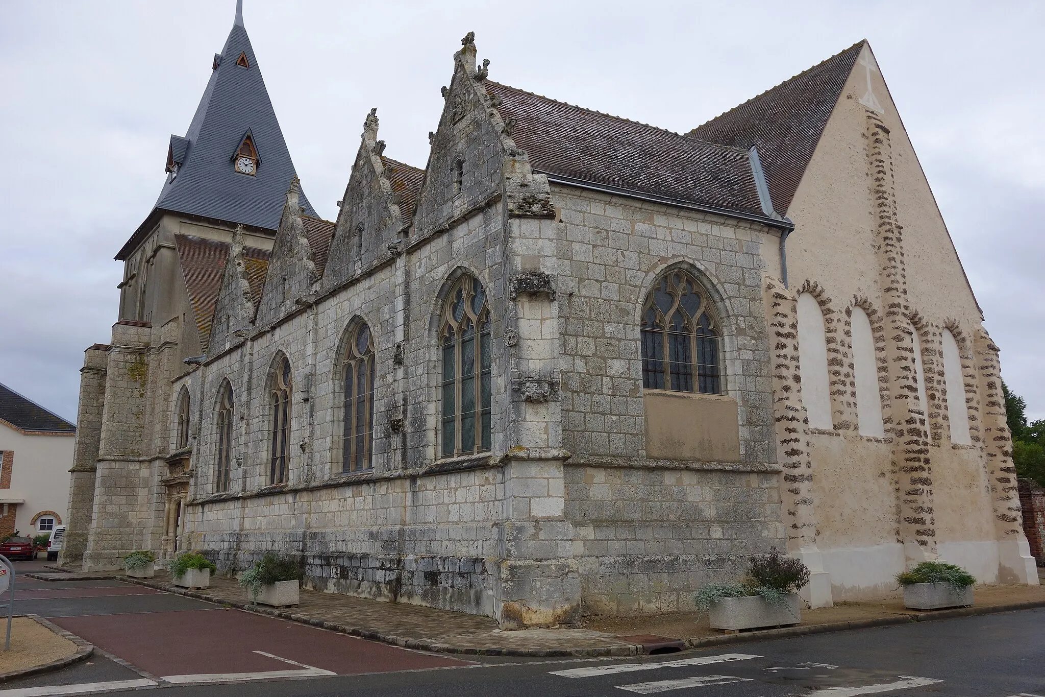 Photo showing: This building is inscrit au titre des monuments historiques de la France. It is indexed in the base Mérimée, a database of architectural heritage maintained by the French Ministry of Culture, under the reference PA00097195 .