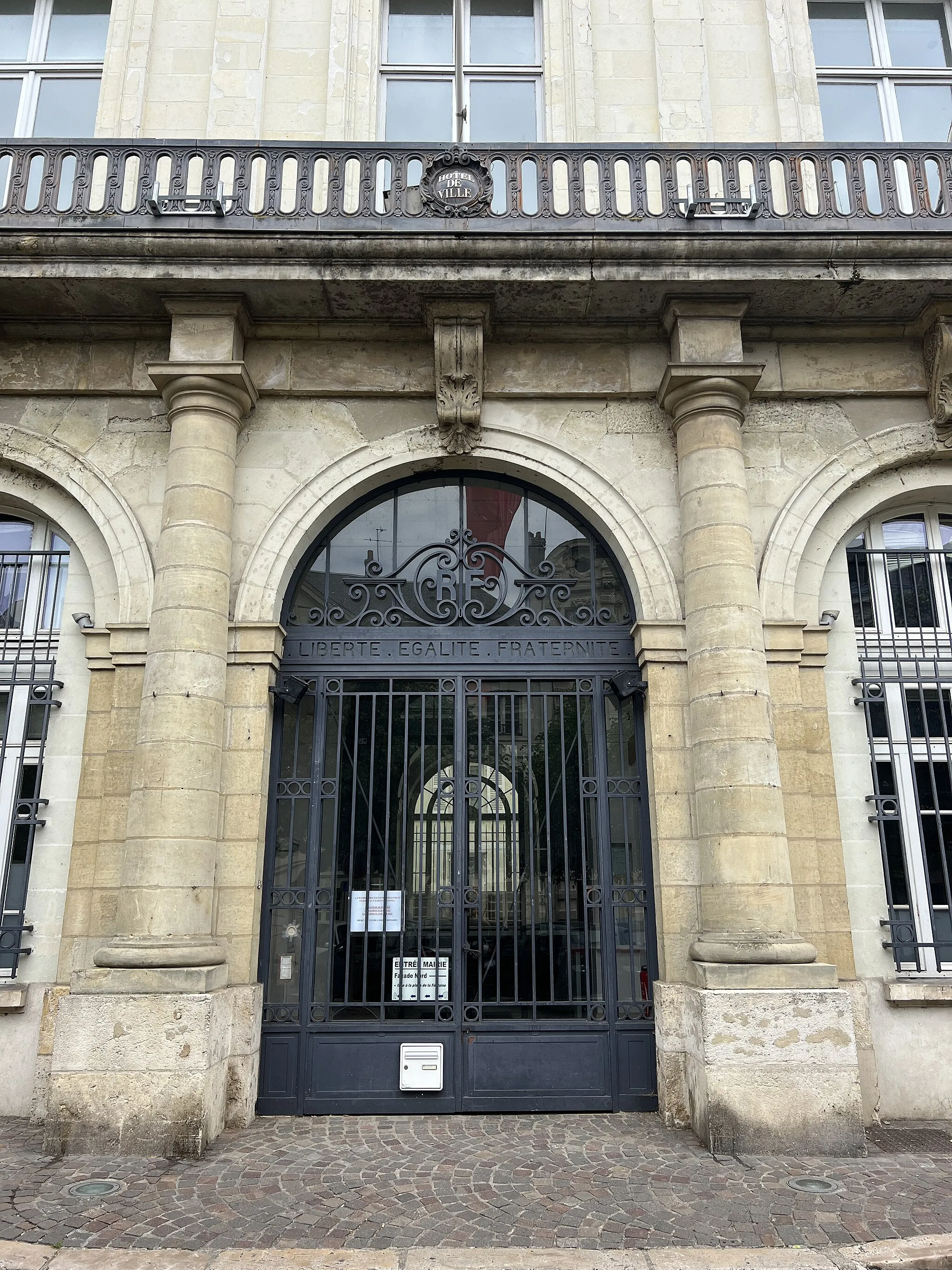 Photo showing: Hôtel de ville de Chinon.