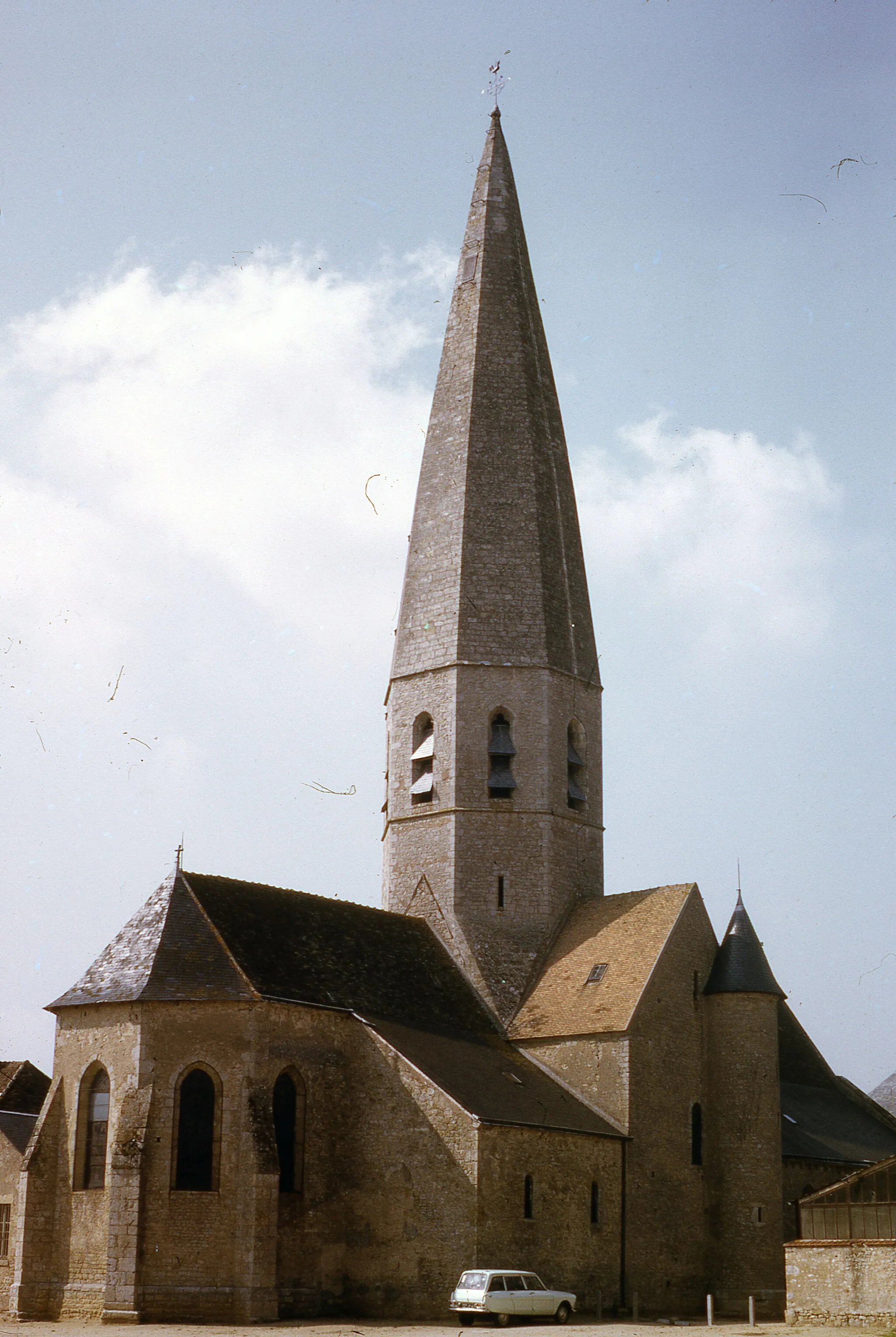 Photo showing: Fay-aux-Loges