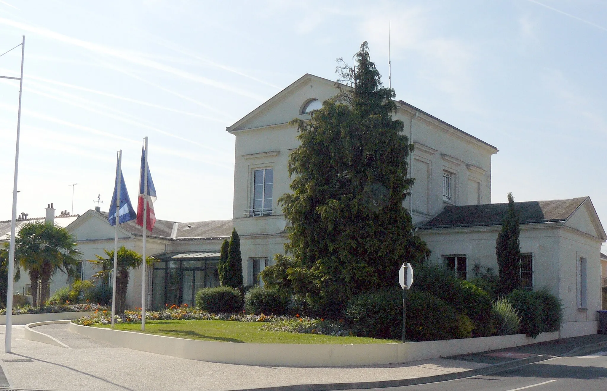 Photo showing: Mairie de La Ville aux Dames