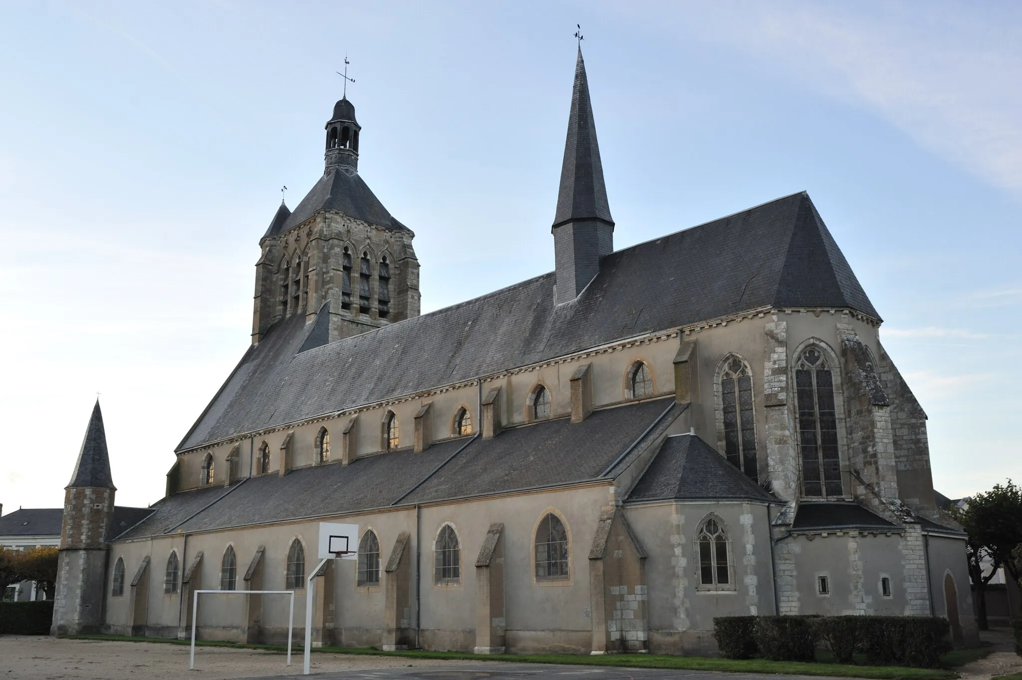 Photo showing: Église Saint-Symphorien, Neuville-aux-Bois, Loiret, France