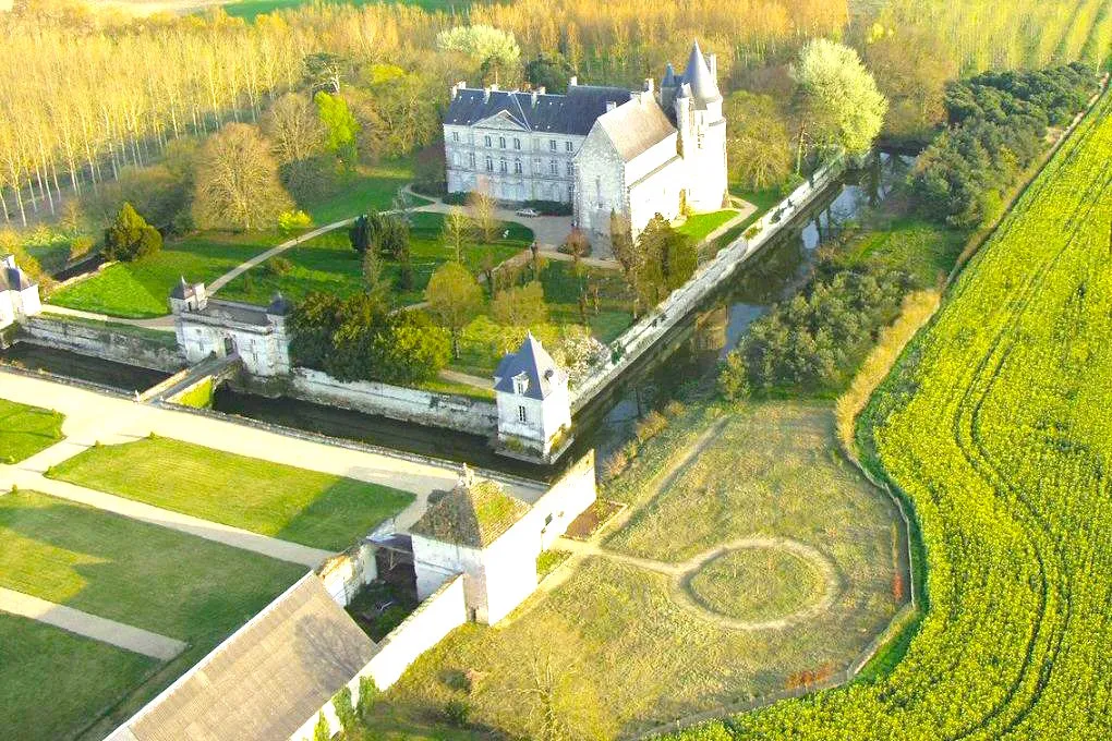 Photo showing: Château de Clairvaux, Scorbé-Clairvaux.