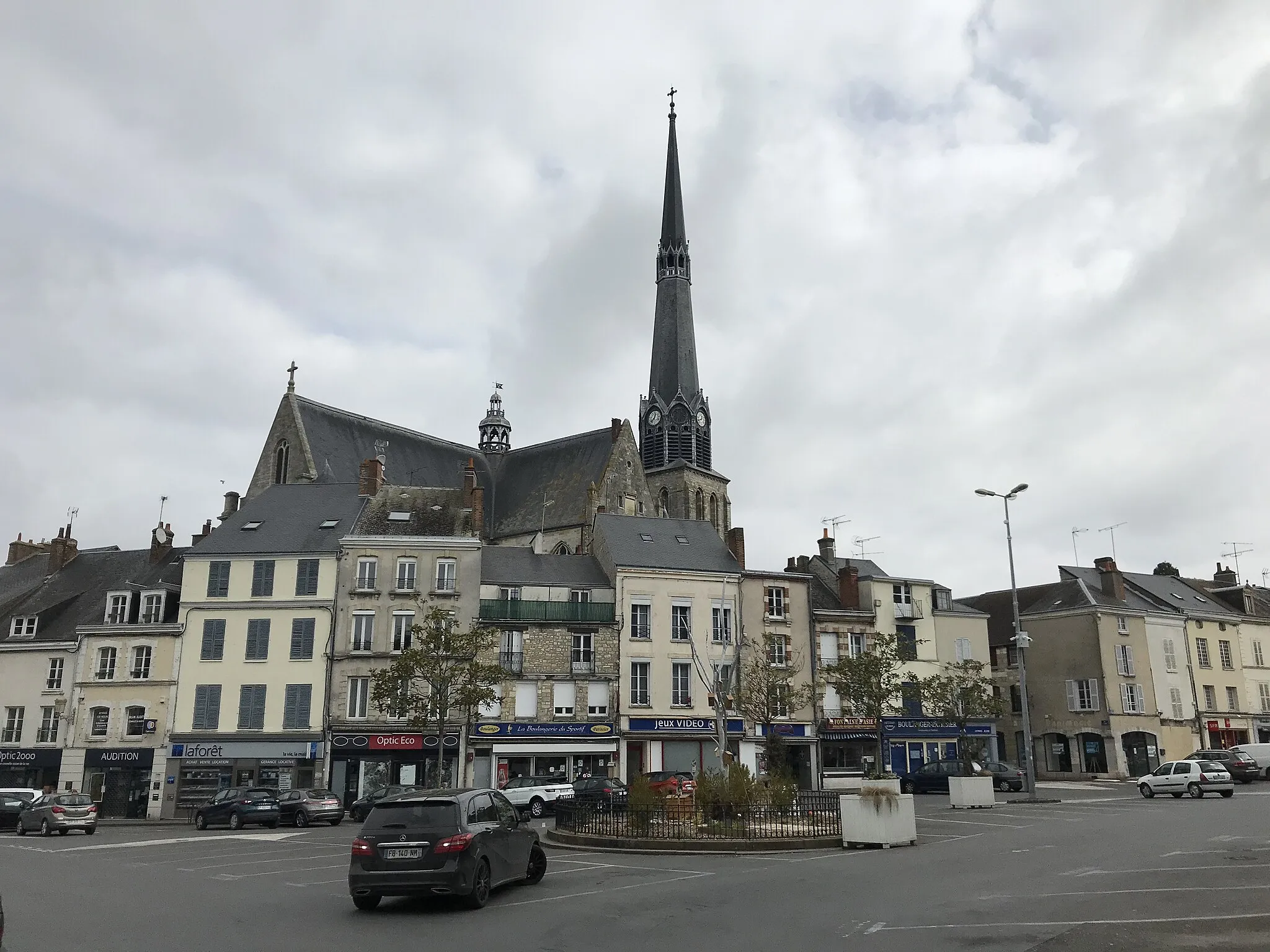 Photo showing: Place du Martroi à Pithiviers