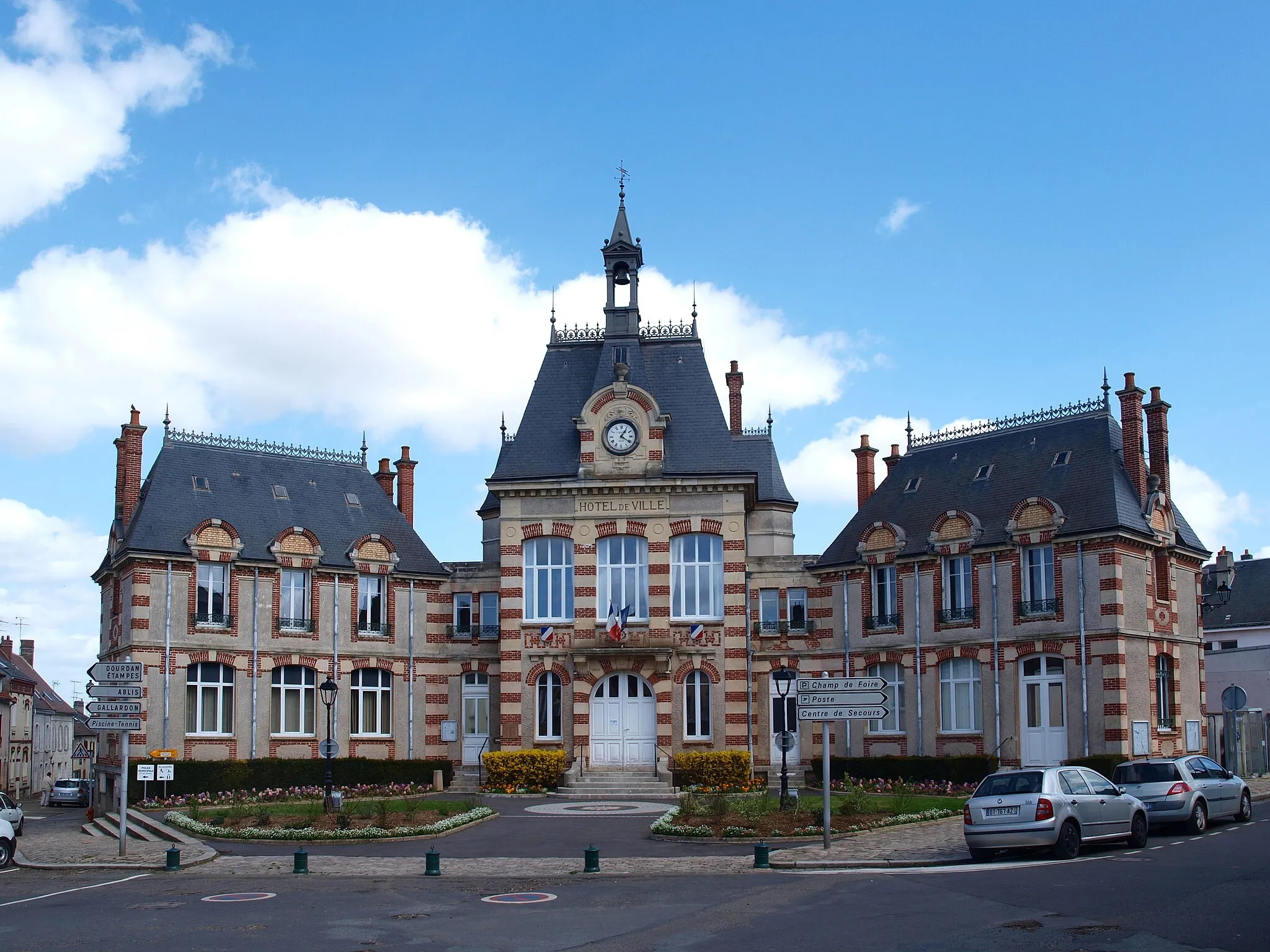 Photo showing: Auneau, Eure-et-Loir, France) ; l'hôtel de ville.