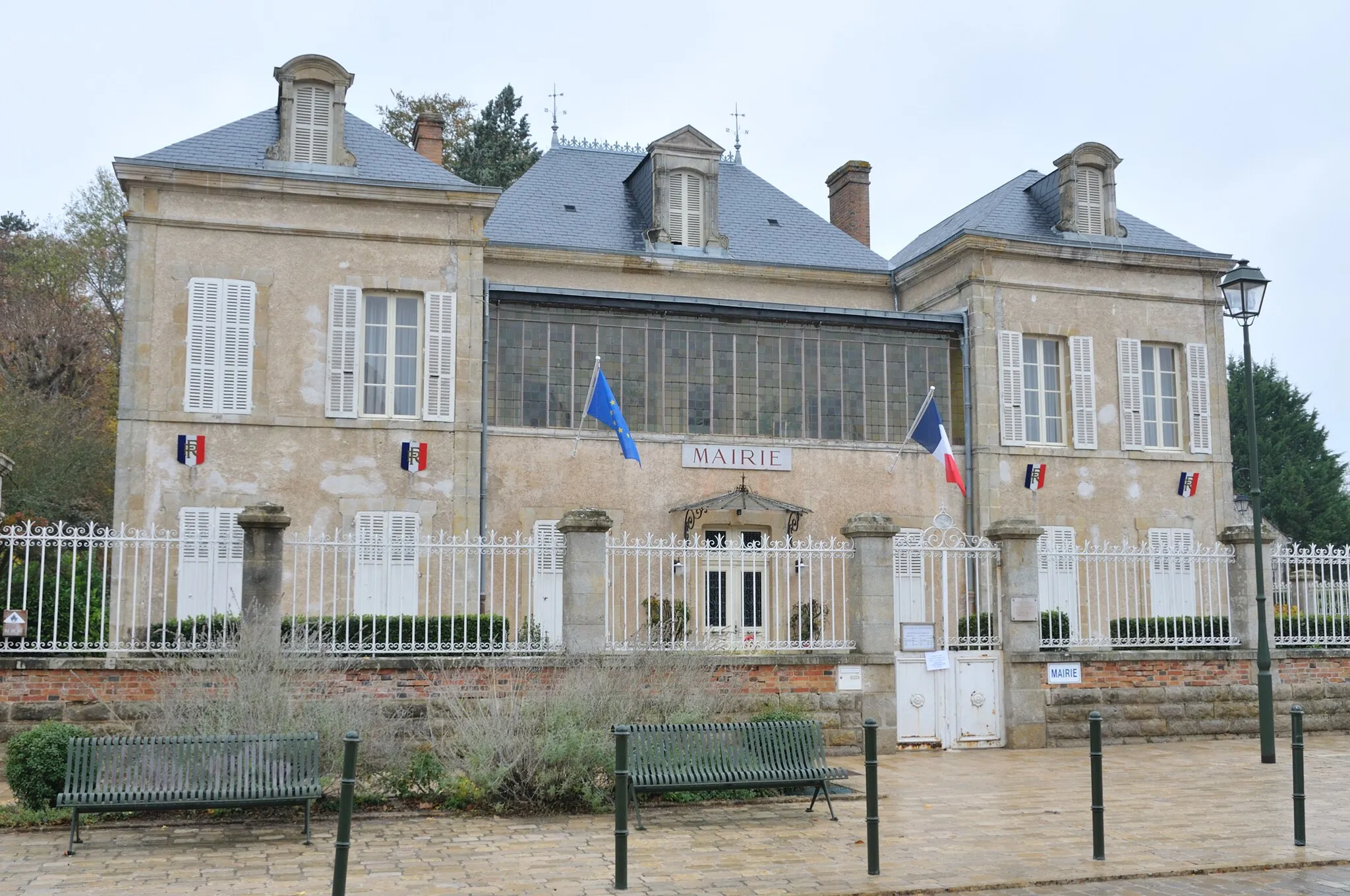 Photo showing: Mairie, Donnery, Loiret, France