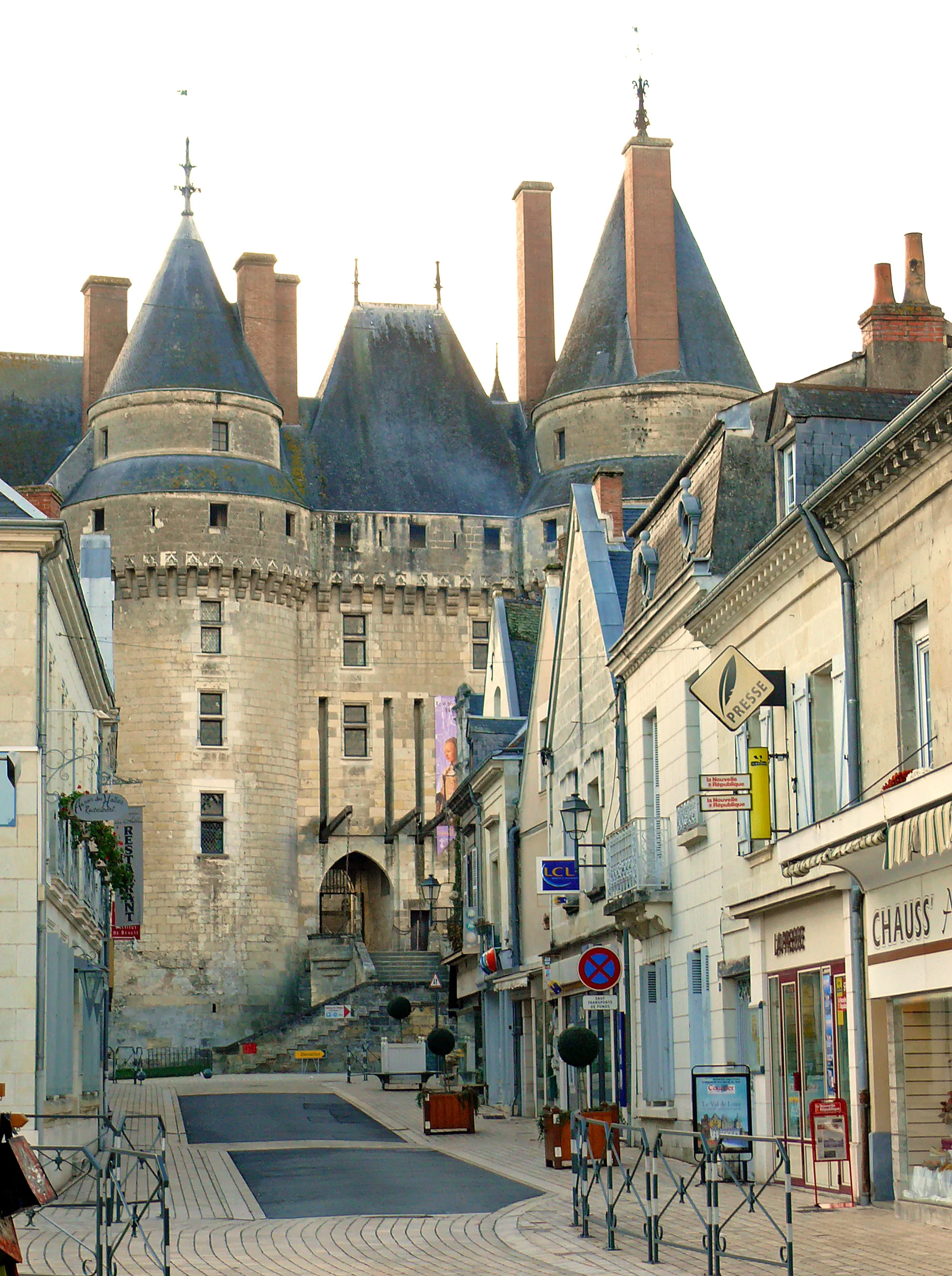 Photo showing: Le Château de Langeais se trouve au débouché de la rue Thiers, l'axe principal de la ville.