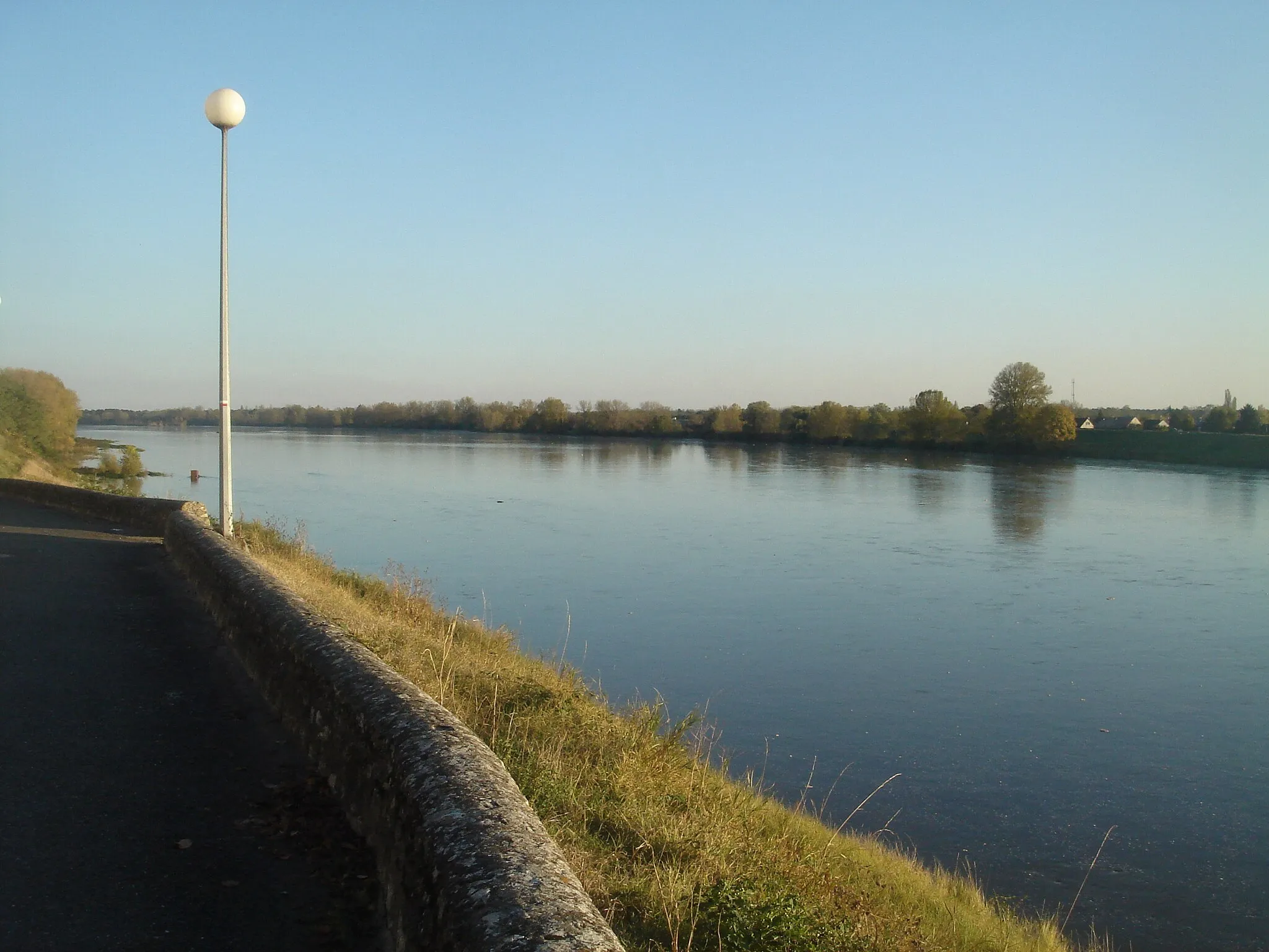 Photo showing: Bord de Loire (rive droite), Saint-Denis-de-l'Hôtel, Loiret, France.