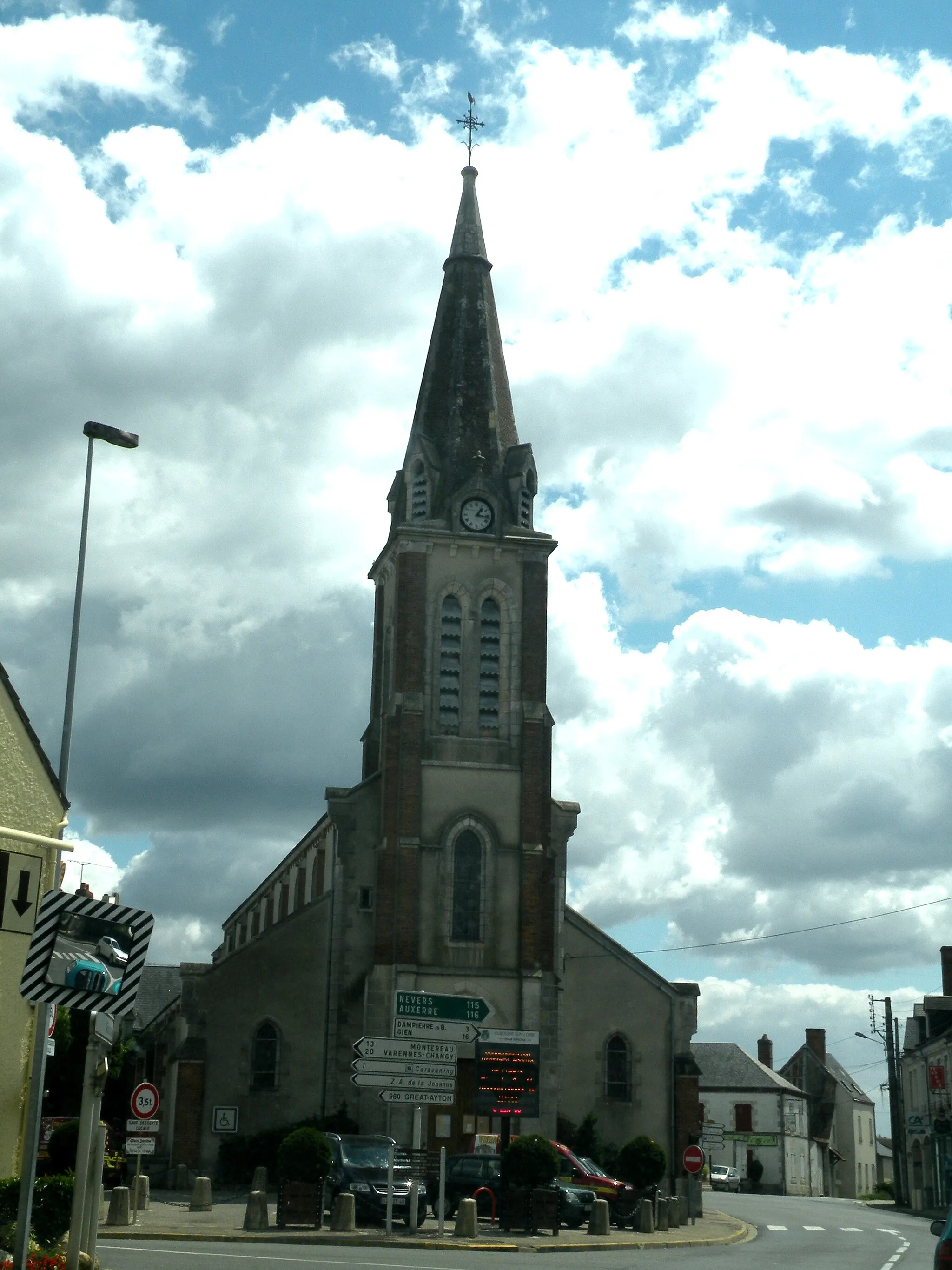 Photo showing: Church of Ouzouer-sur-Loire.