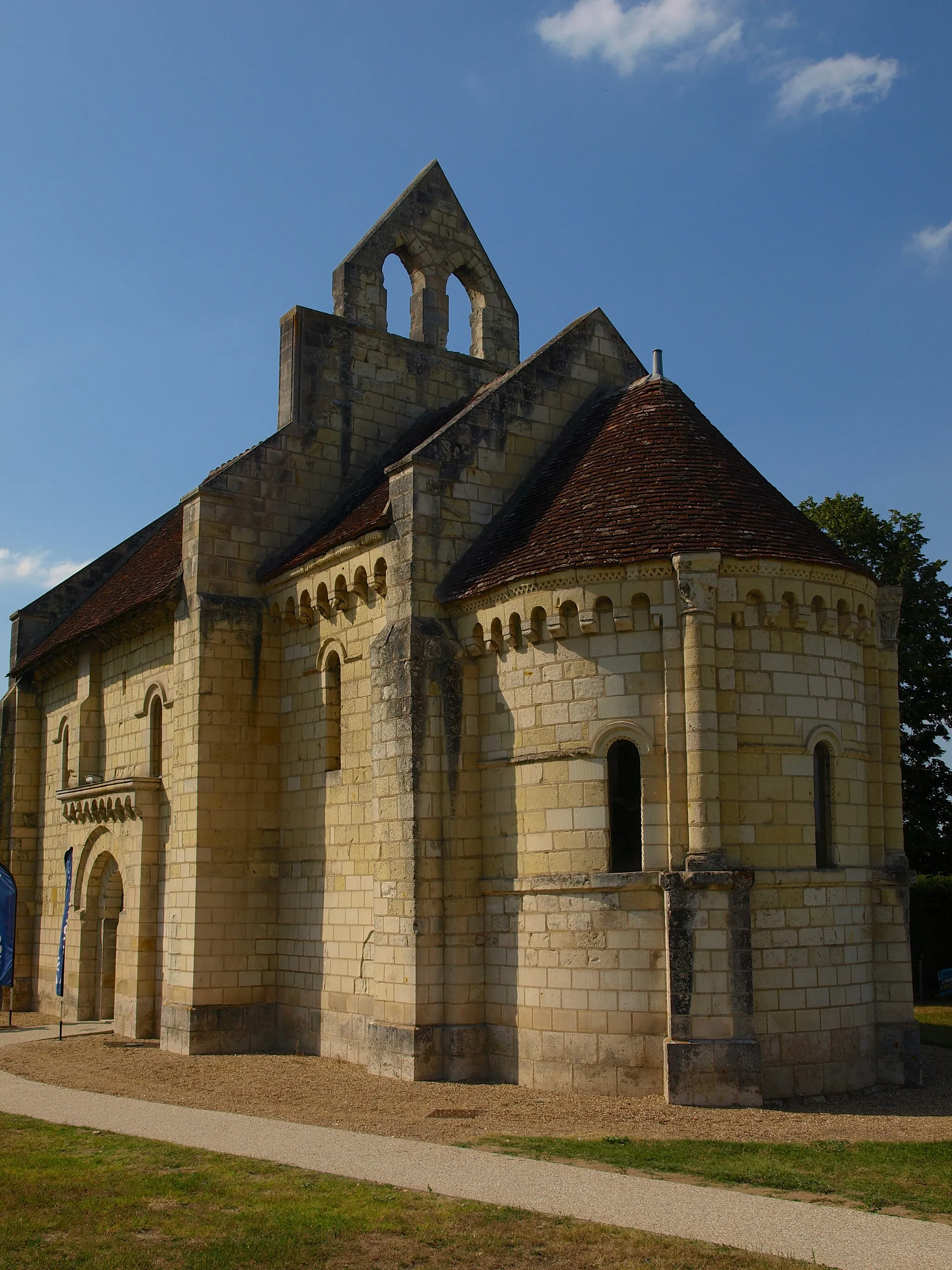 Photo showing: This building is indexed in the base Mérimée, a database of architectural heritage maintained by the French Ministry of Culture, under the reference PA00098536 .