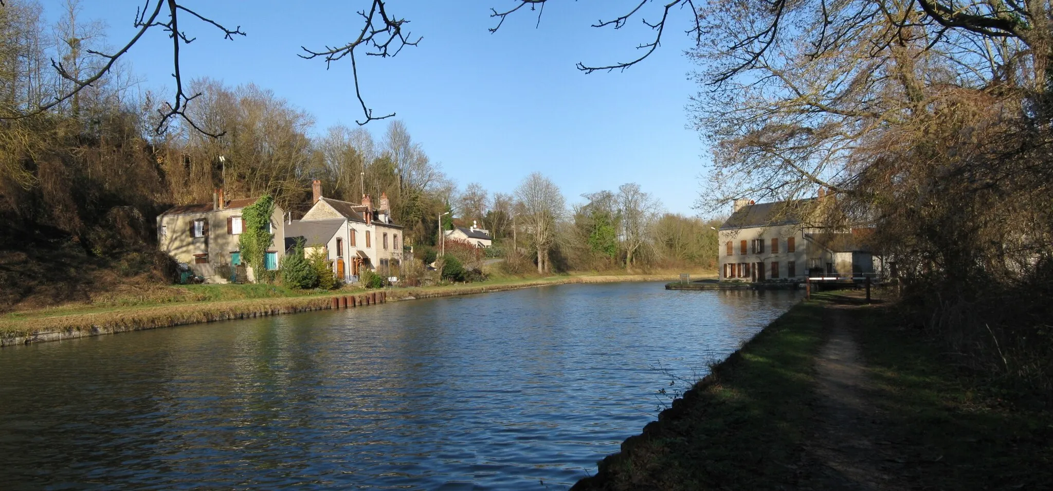 Photo showing: Le canal du Loing à Cepoy, au sud-ouest de la localité. Vue vers le nord.