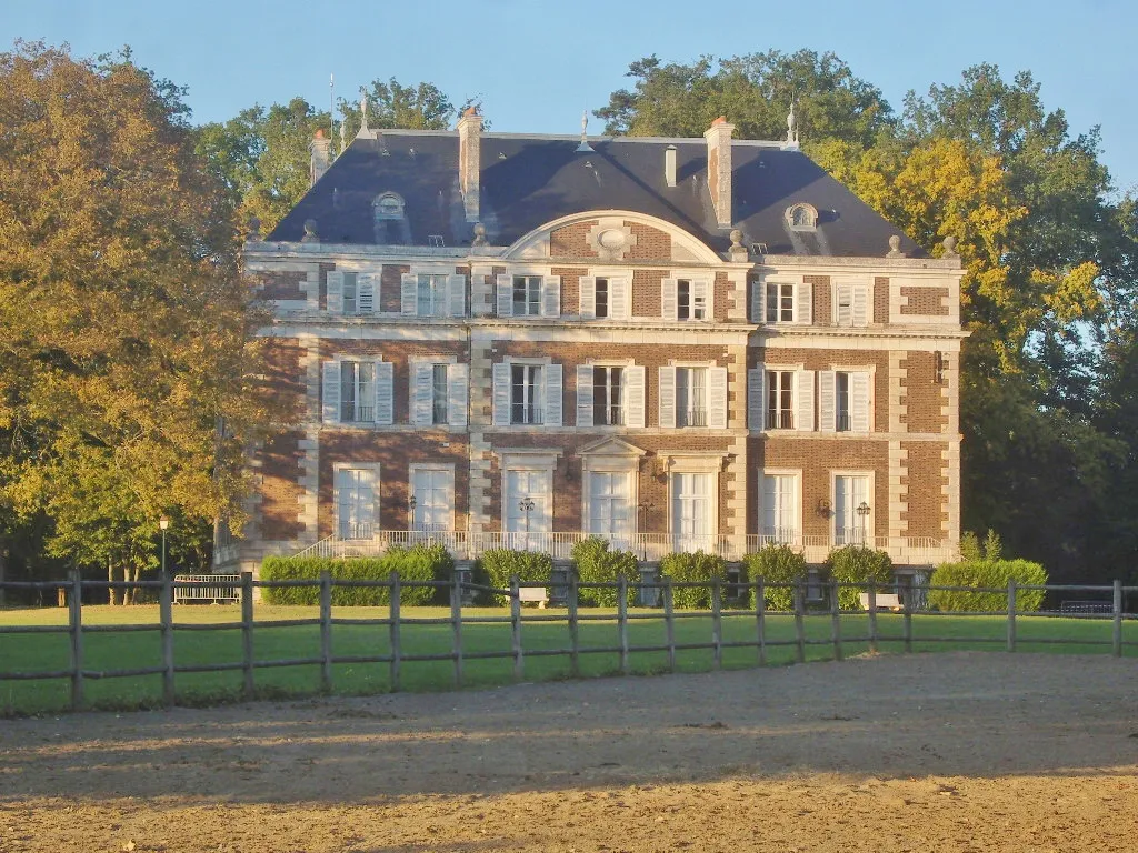 Photo showing: Savigny-sur-Clairis - château du domaine de Clairis