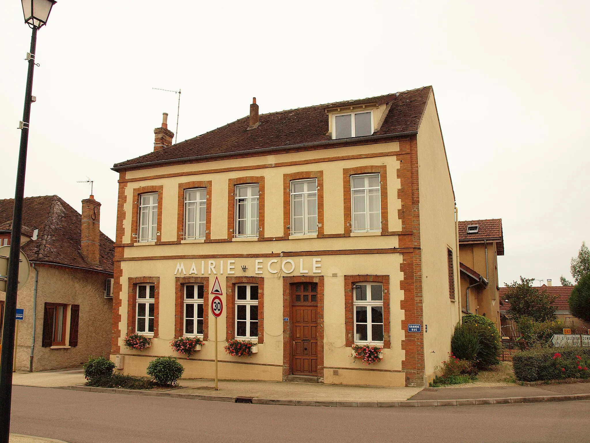 Photo showing: Montacher-Villegardin (Yonne, France)