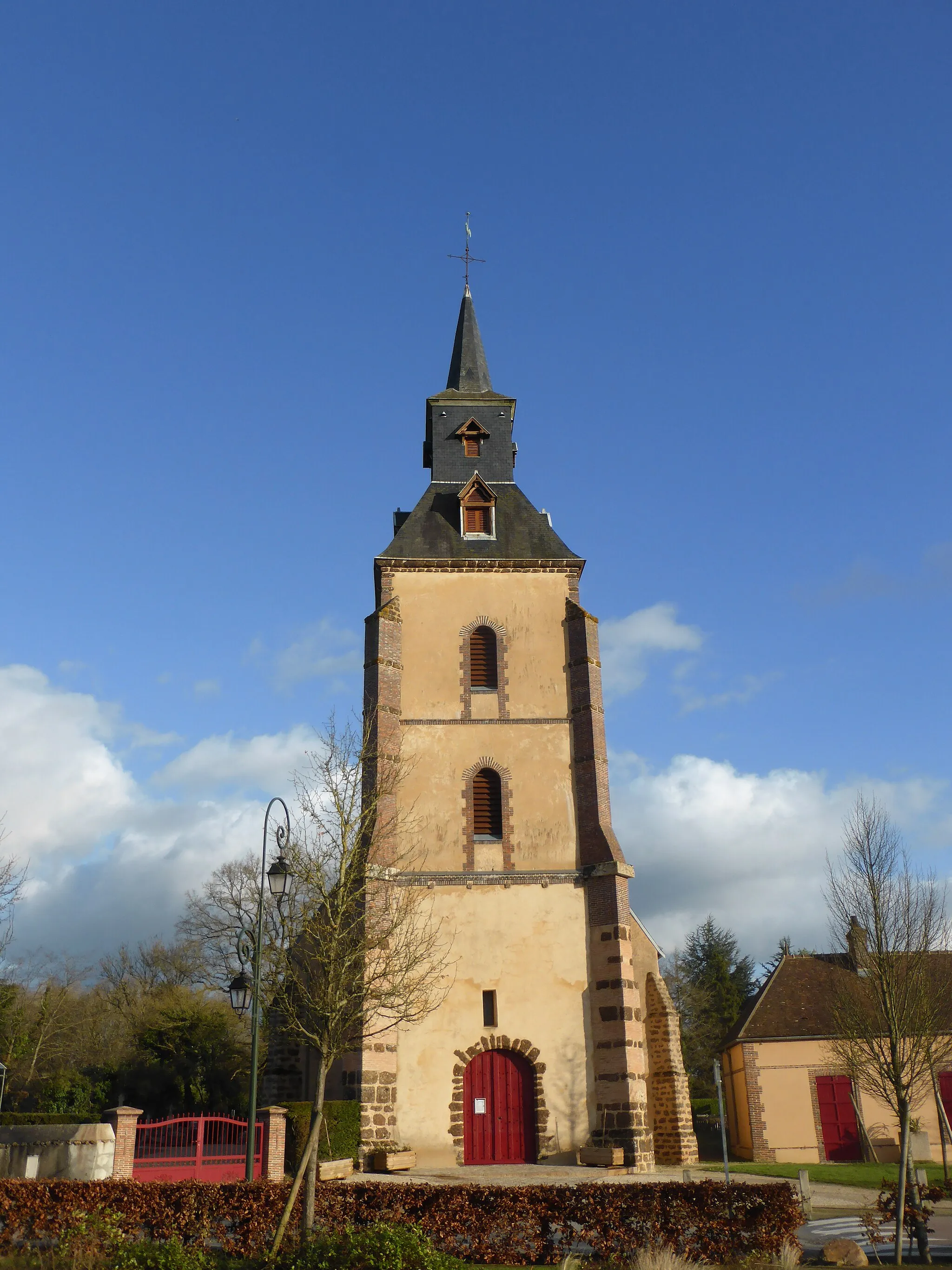 Photo showing: Façade de l'église Saint-Jean de Belhomert, en Eure-et-Loir.