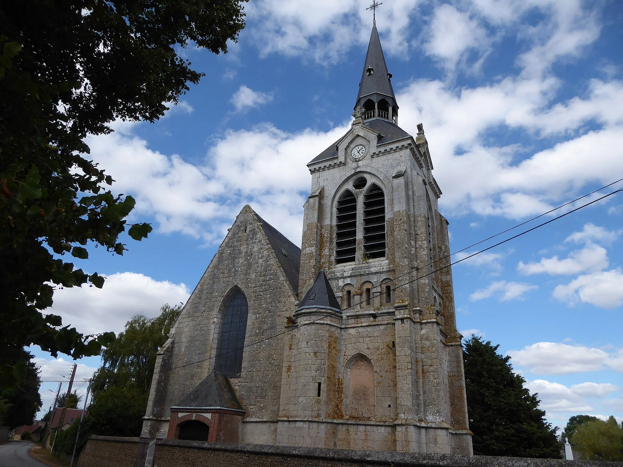 Photo showing: façade ouest de l'église Saint-Martin, Ollé, Eure-et-Loir, France.