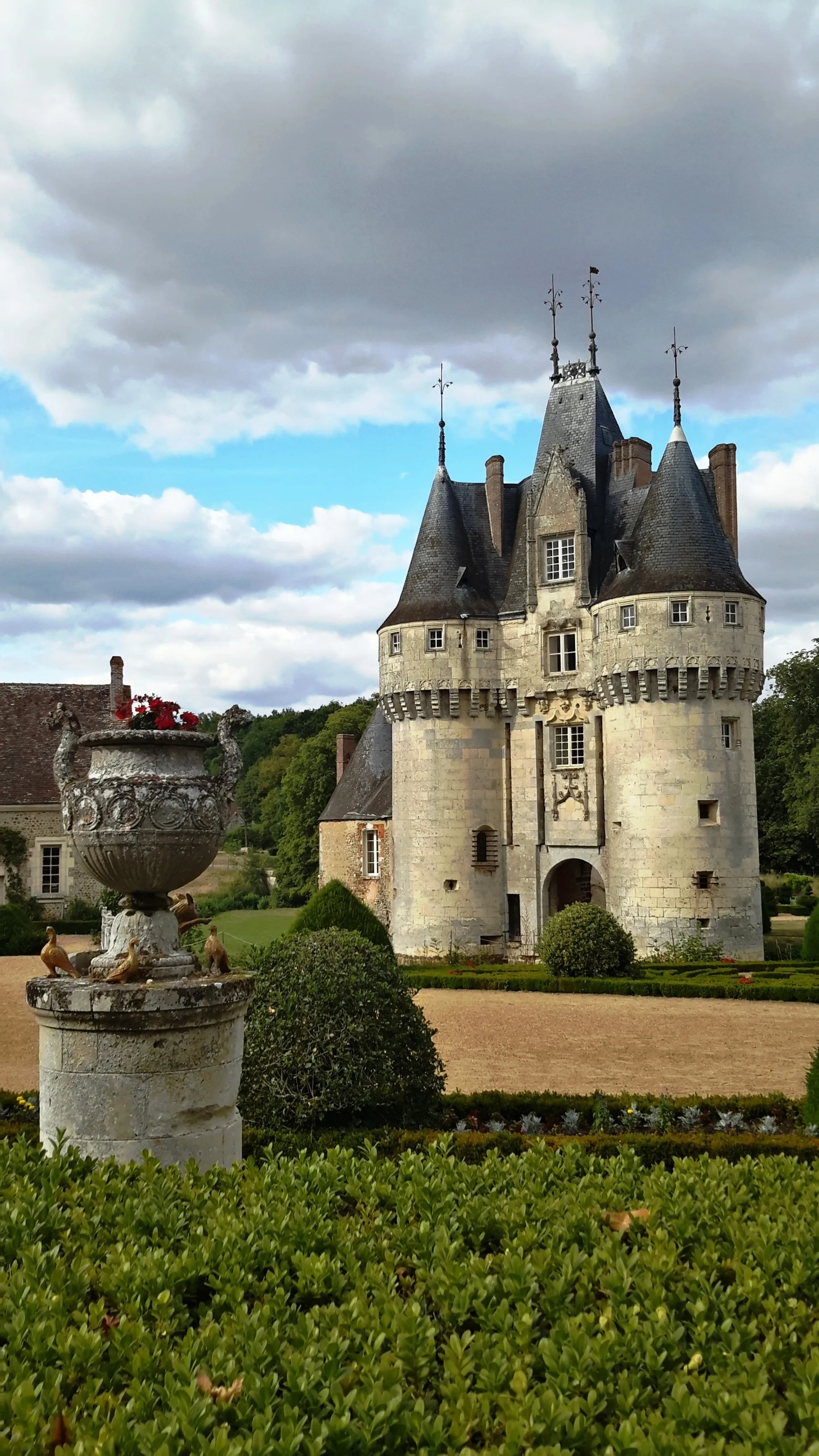 Photo showing: Château de Frazé