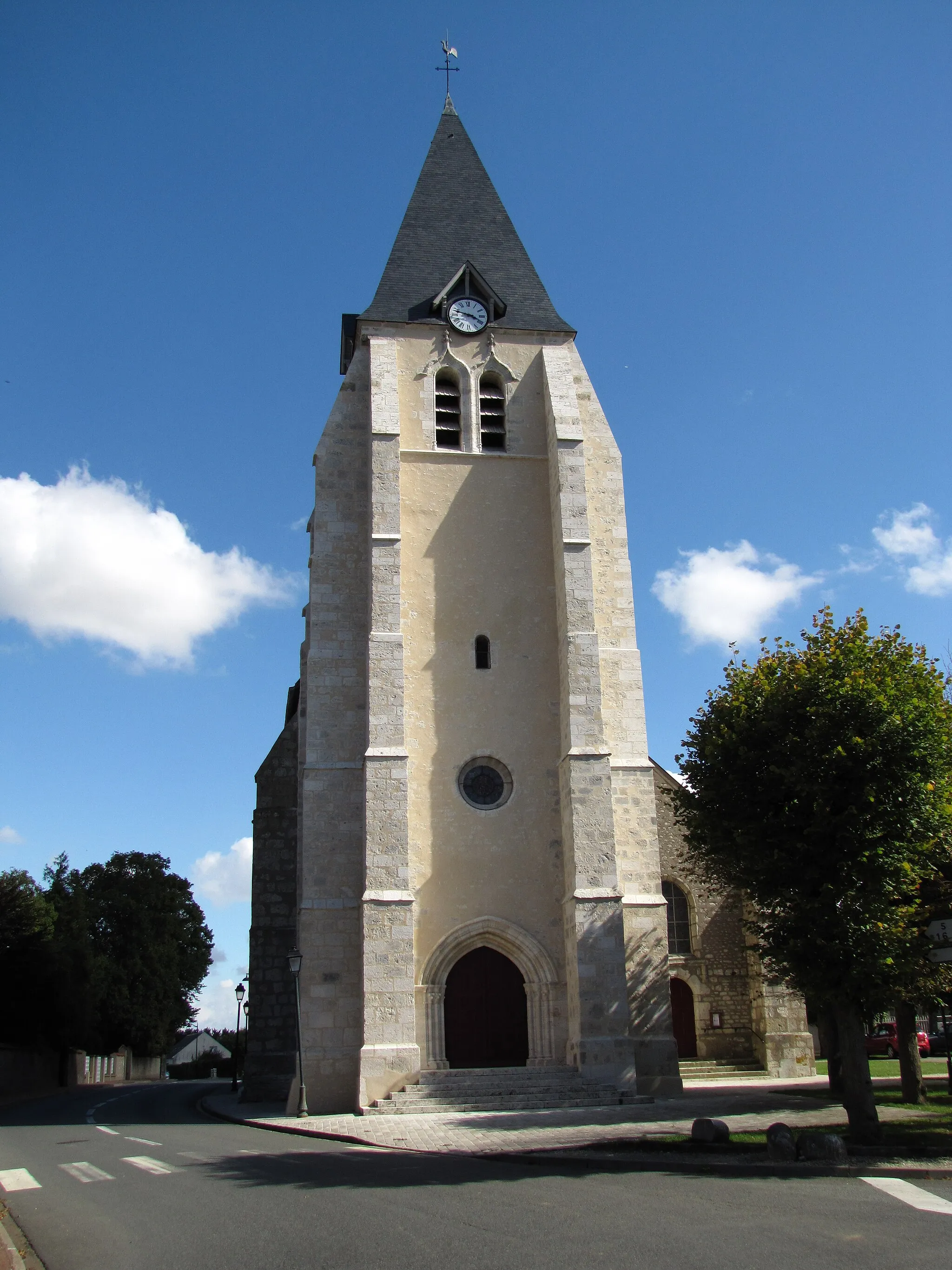 Photo showing: Bazoches-les-Gallerandes Church