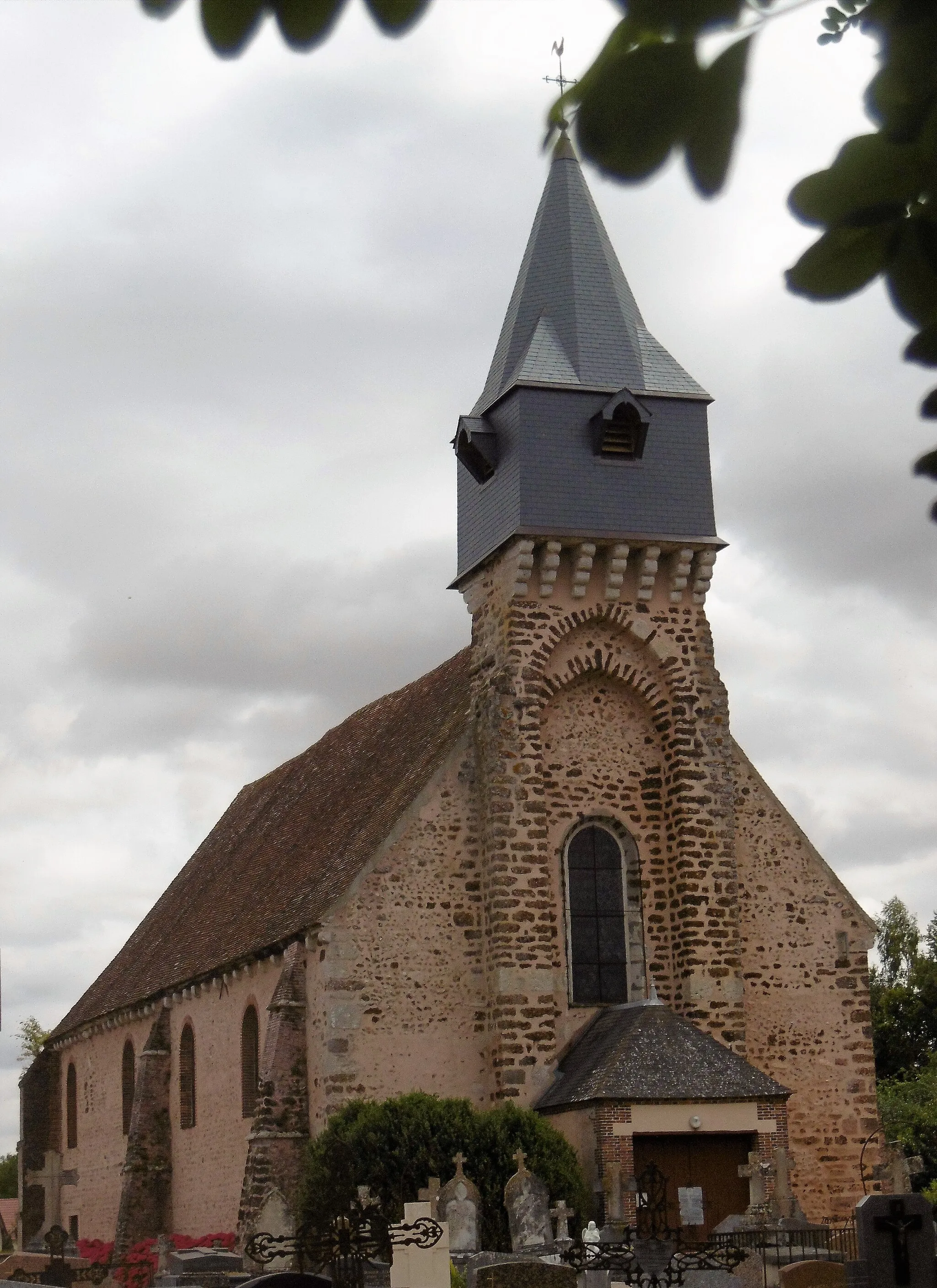 Photo showing: Saint-Luperce église (2)