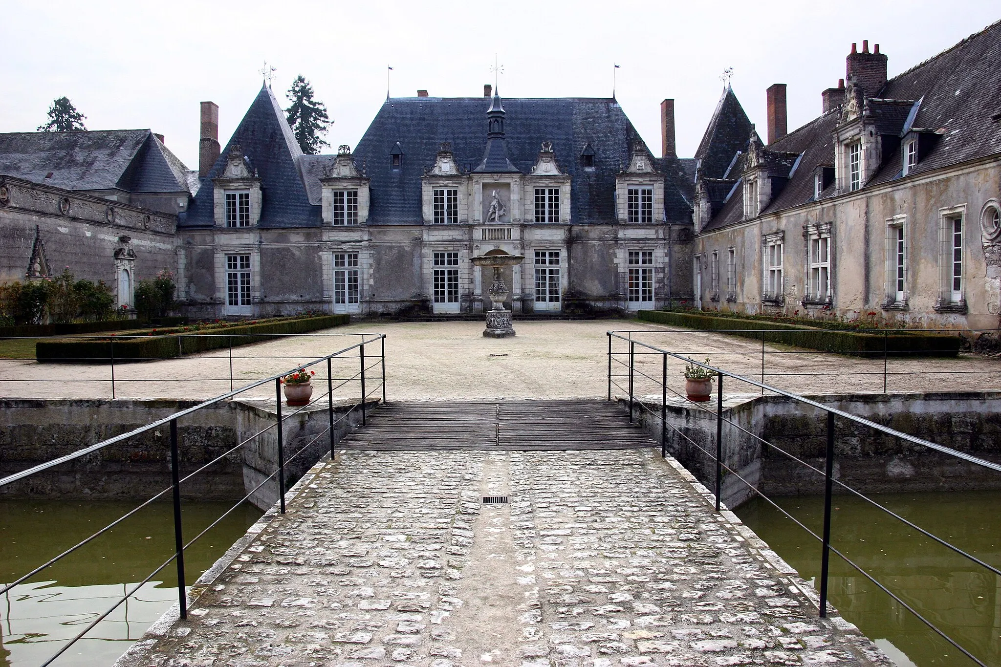 Photo showing: Château de Villesavin