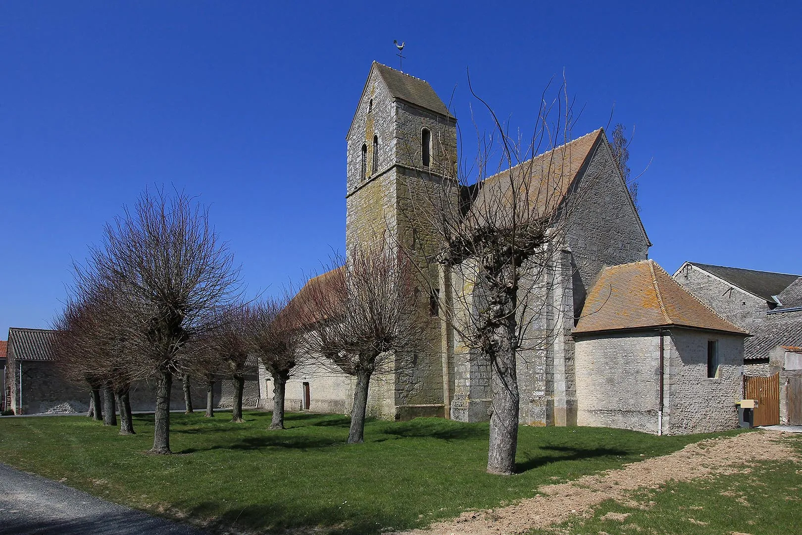 Photo showing: église Saint Maurice de Blandy