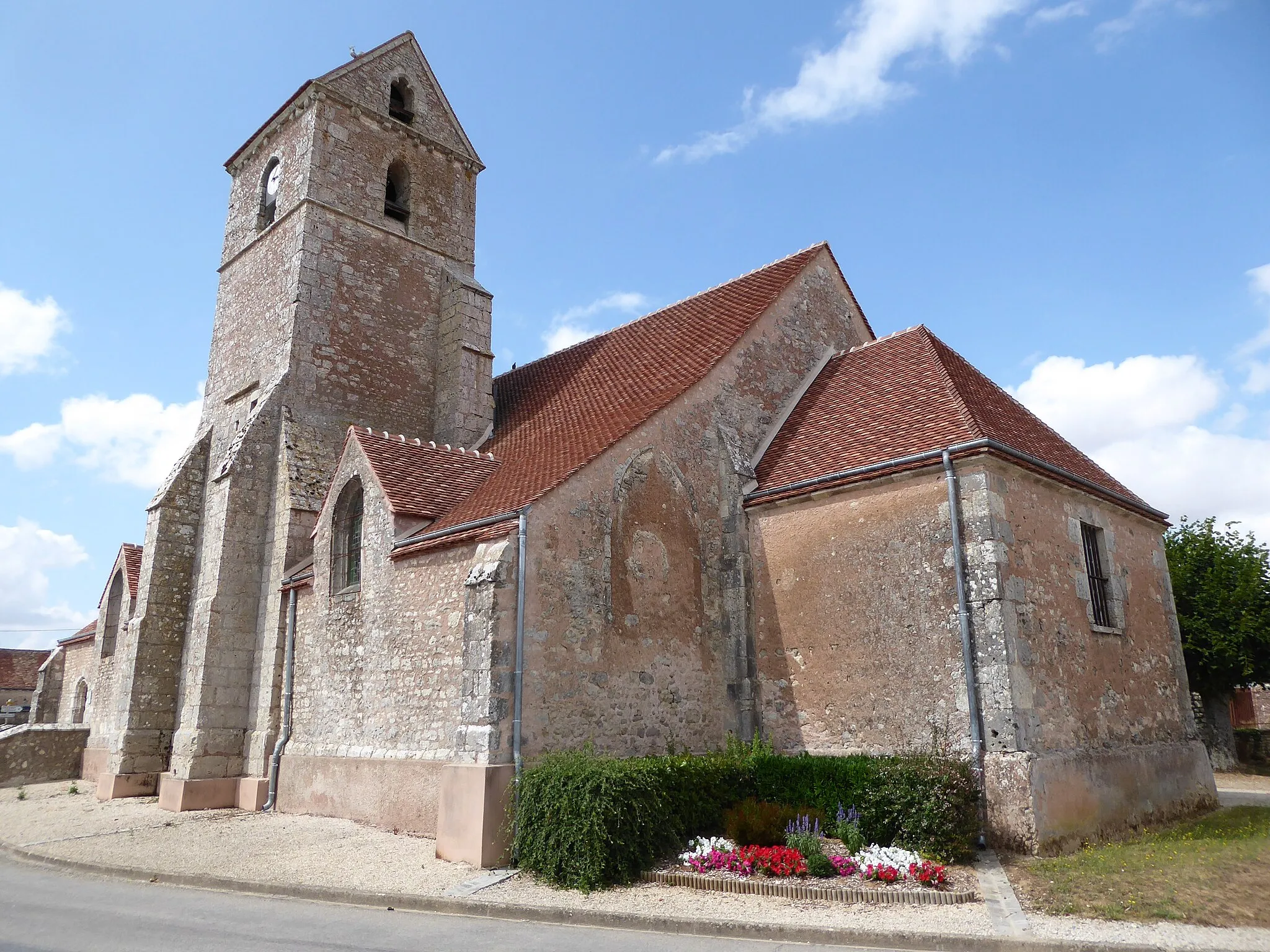Photo showing: façade est de l'église Saint-Pierre de Trancrainville, Eure-et-Loir, France.