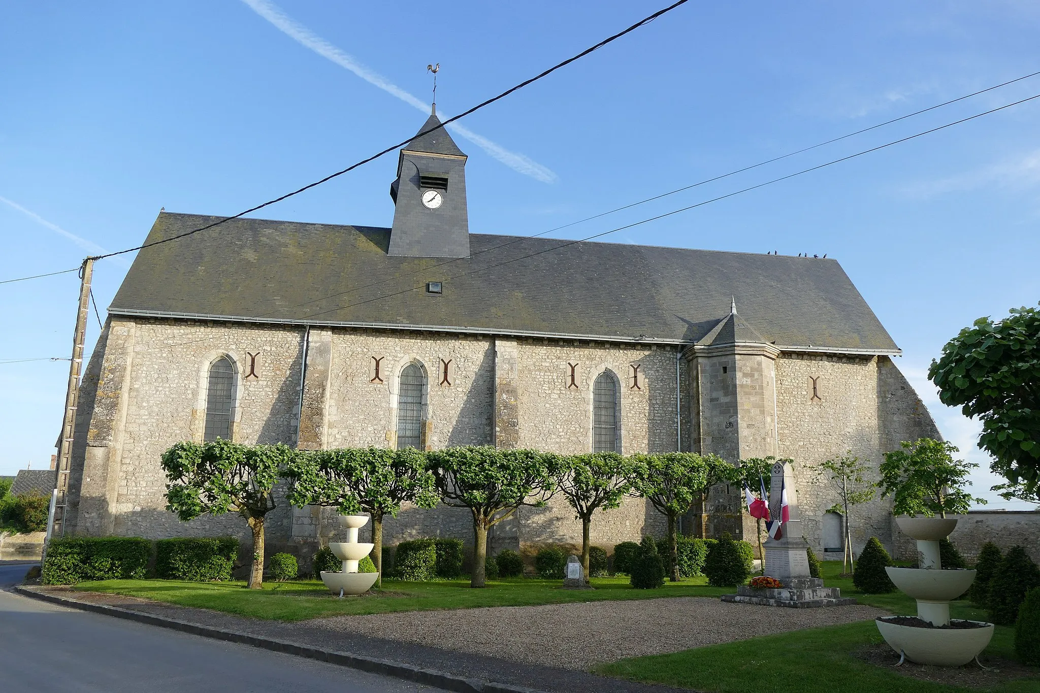 Photo showing: Saint-André-and-Saint-Saturnin's church in Jouy-en-Pithiverais (Loiret, Centre-Val de Loire, France).