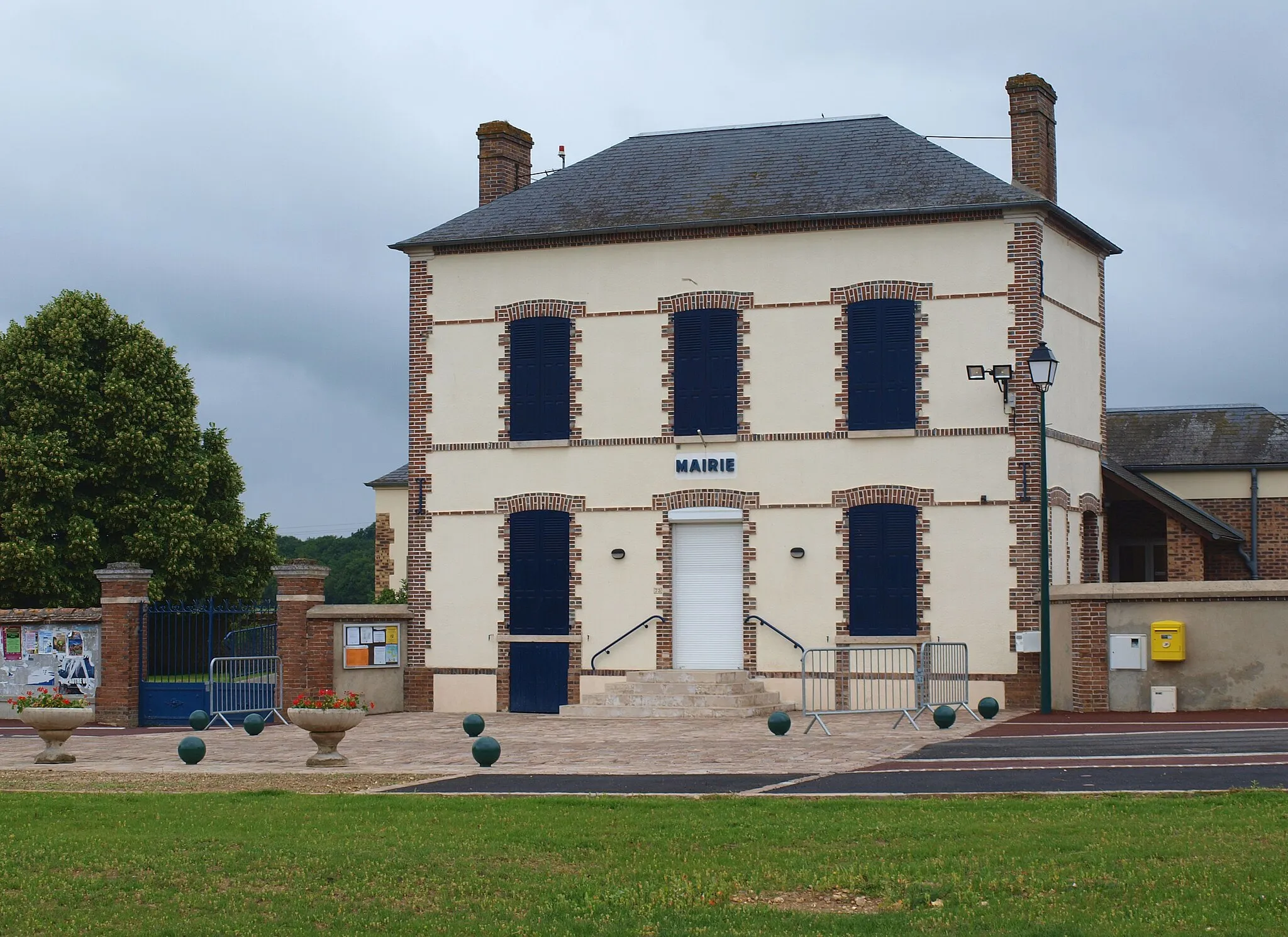 Photo showing: Louzouer (Loiret, France) , la mairie