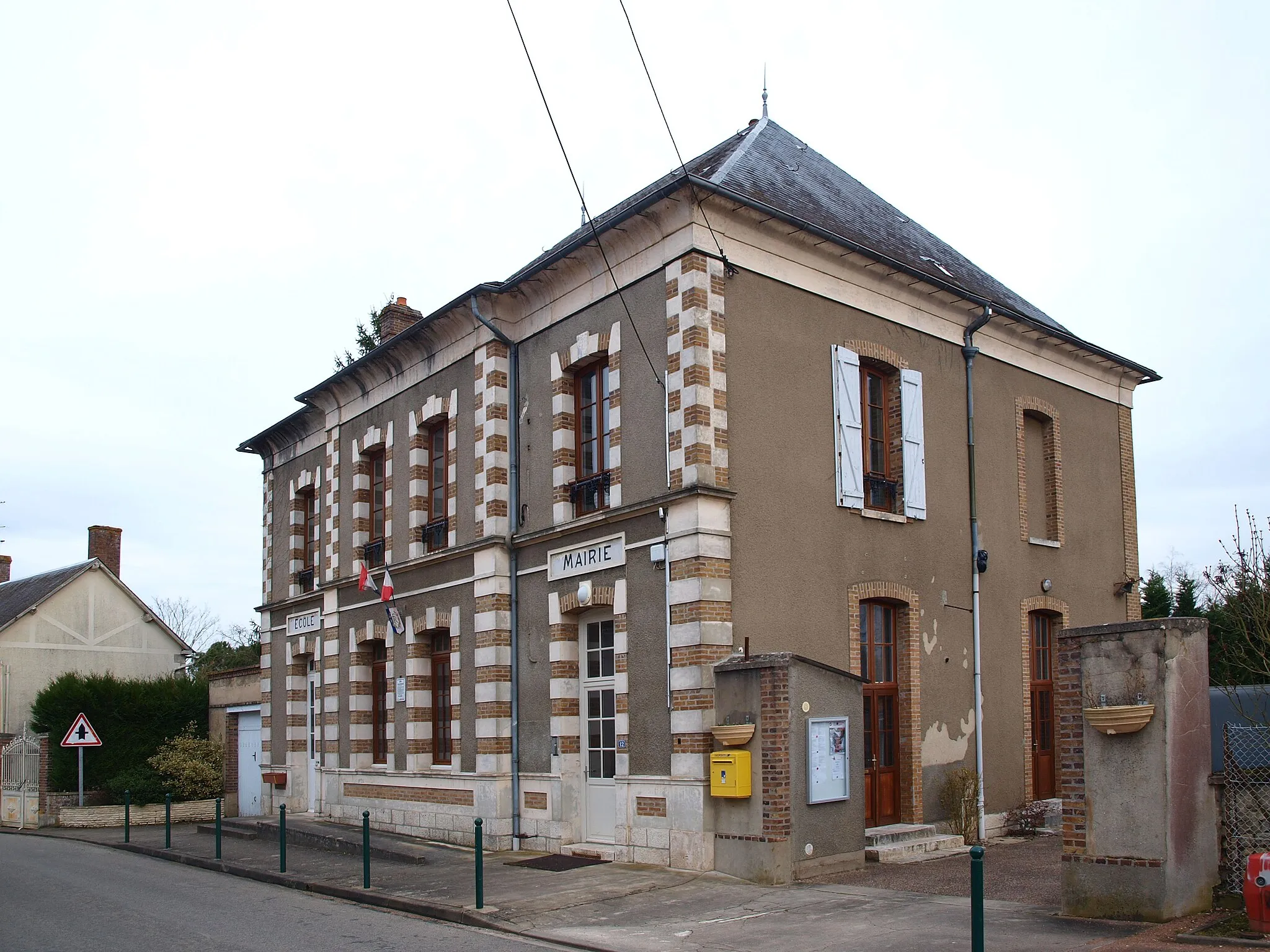 Photo showing: Griselles (Loiret, France) , mairie.