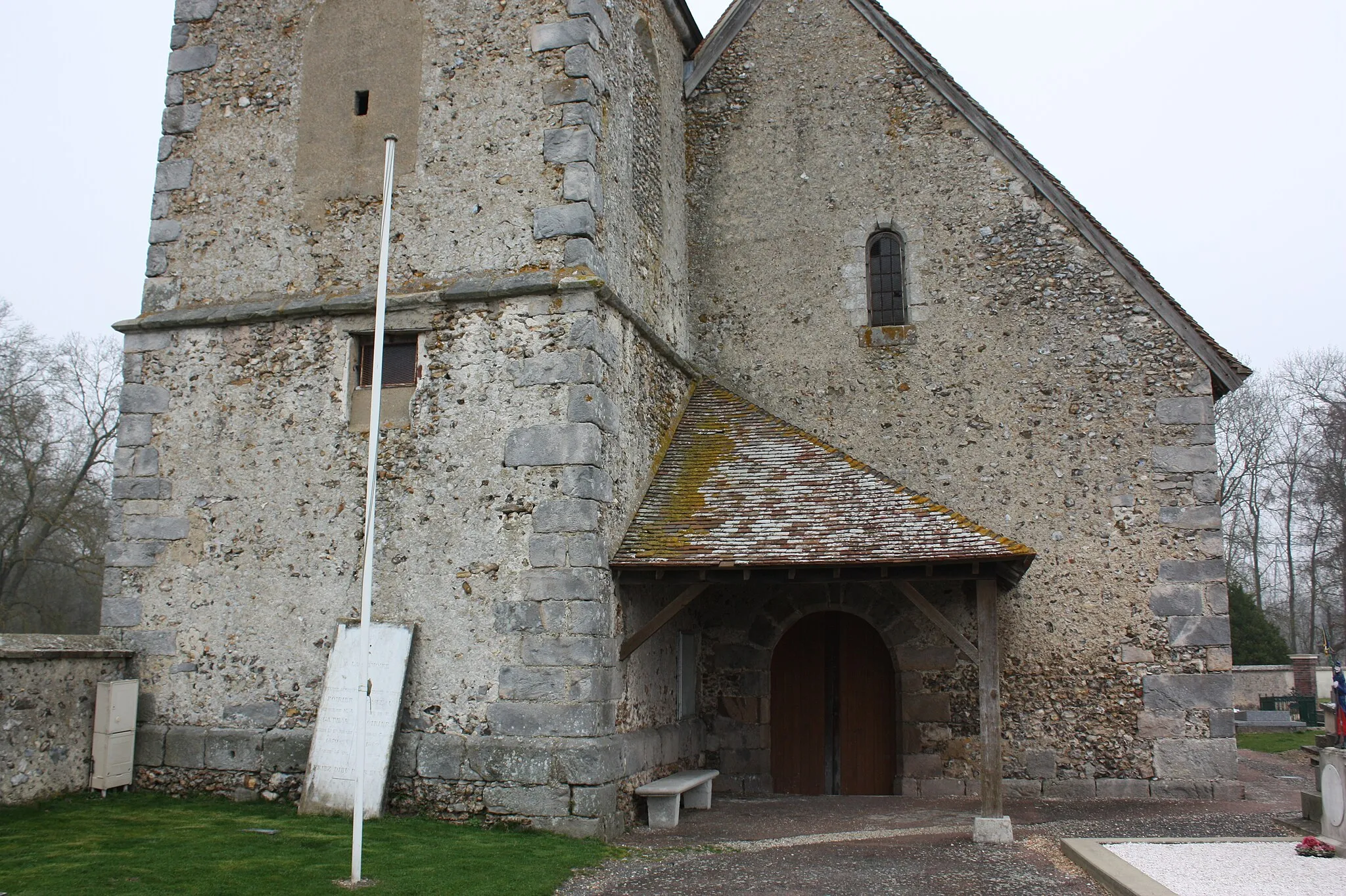 Photo showing: Moronval - Eglise Saint-Symphorien