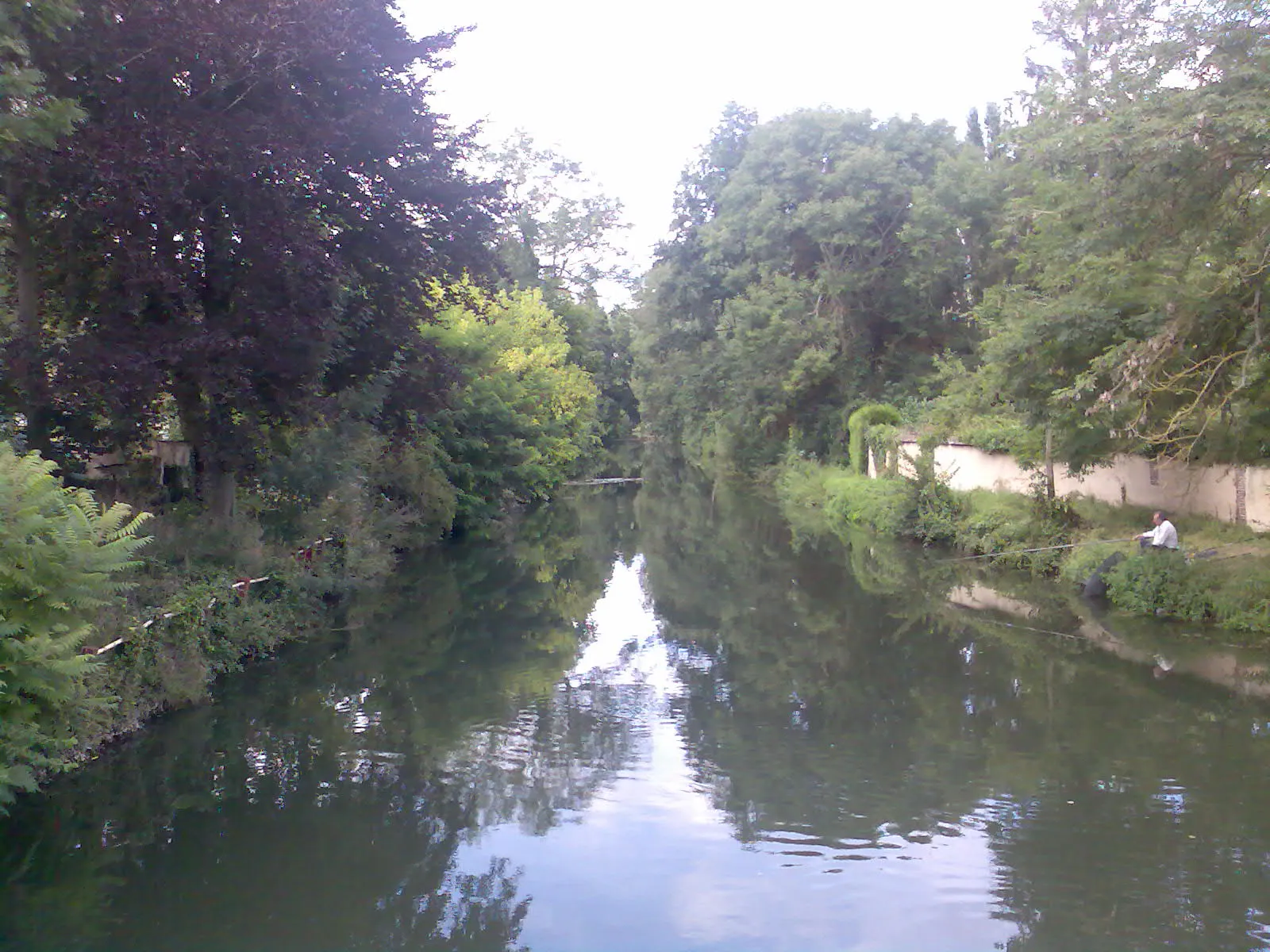 Photo showing: La rivière l'Eure, Ecluzelles, Eure-et-Loir (France).