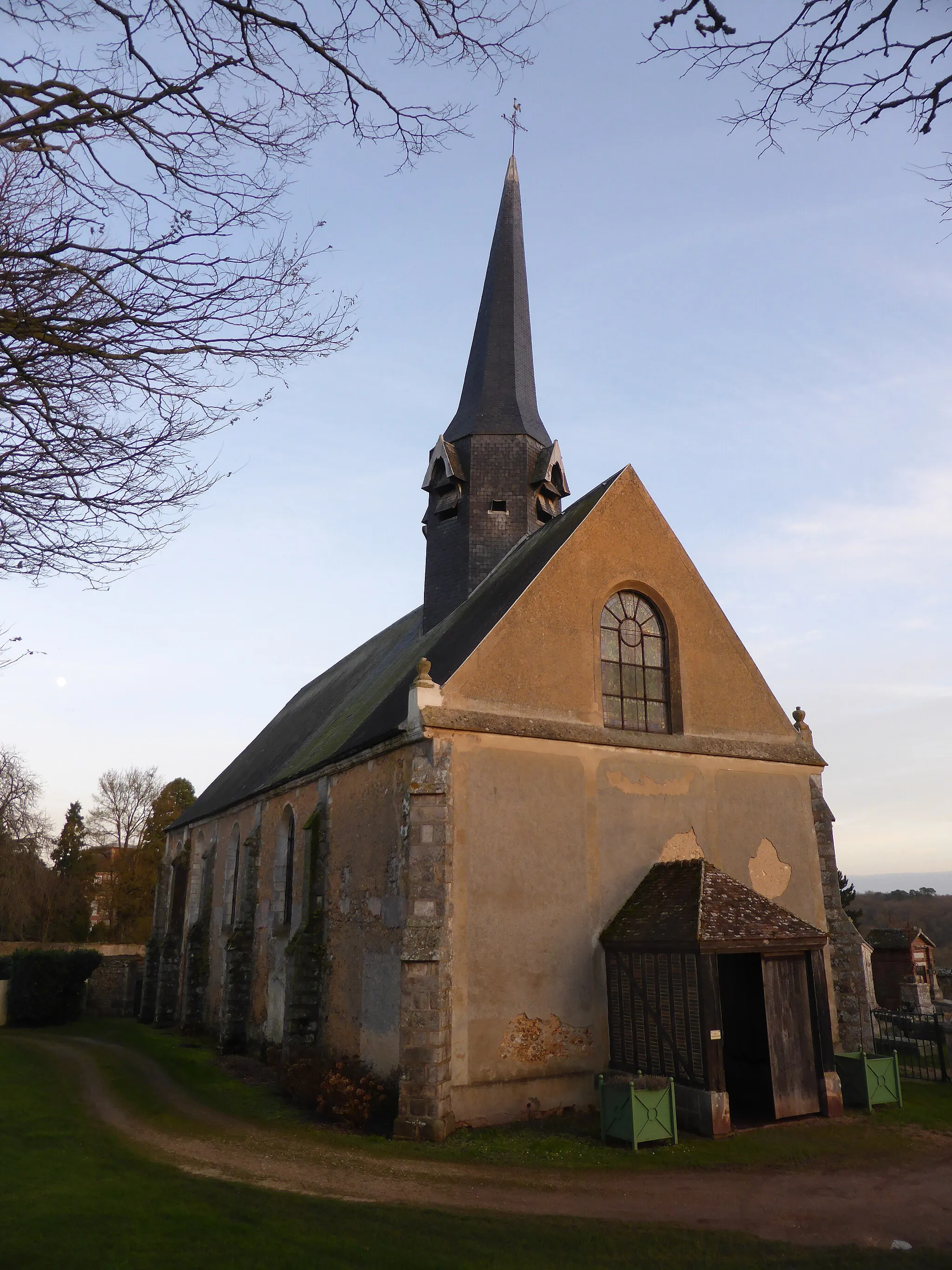 Photo showing: Église Saint-Éloi-Saint-Jean-Baptiste de Crécy-Couvé, en Eure-et-Loir.