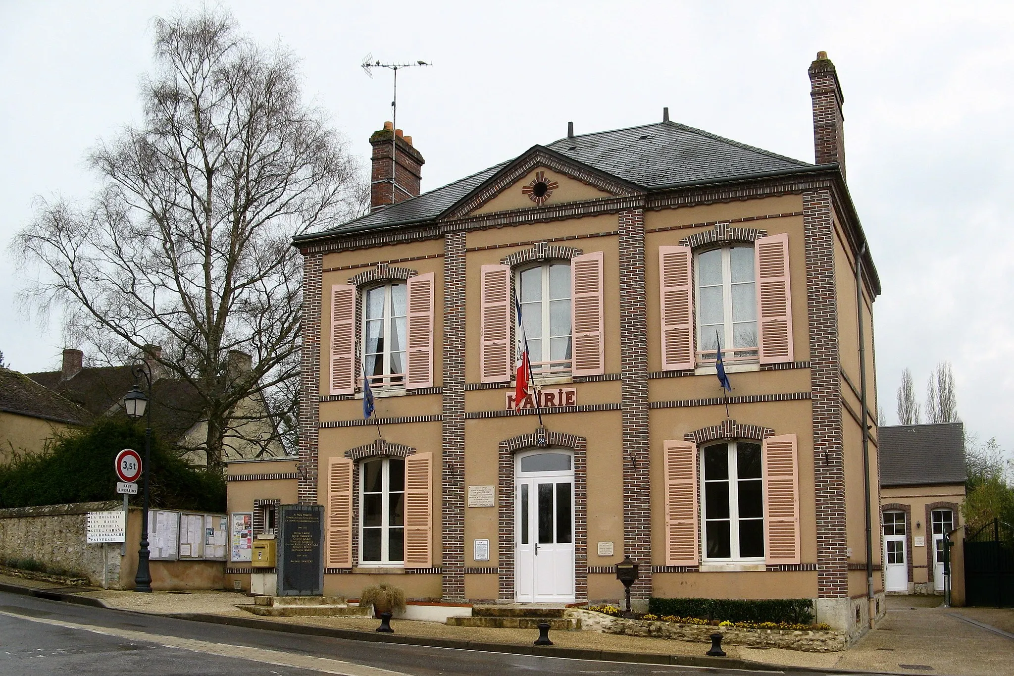 Photo showing: Conflans-sur-Loing, mairie