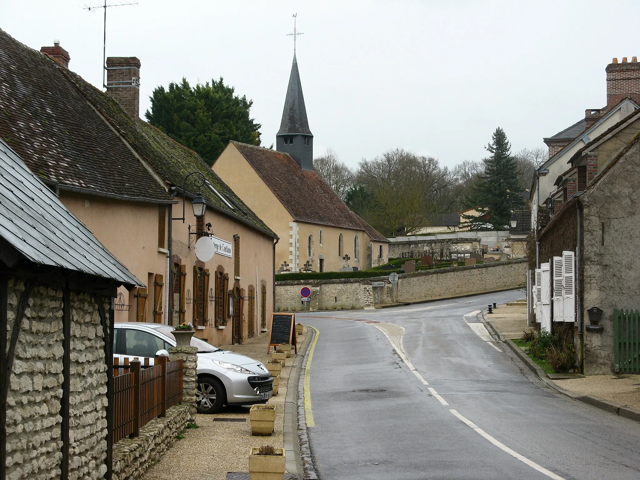 Photo showing: Conflans-sur-Loing, église, auberge