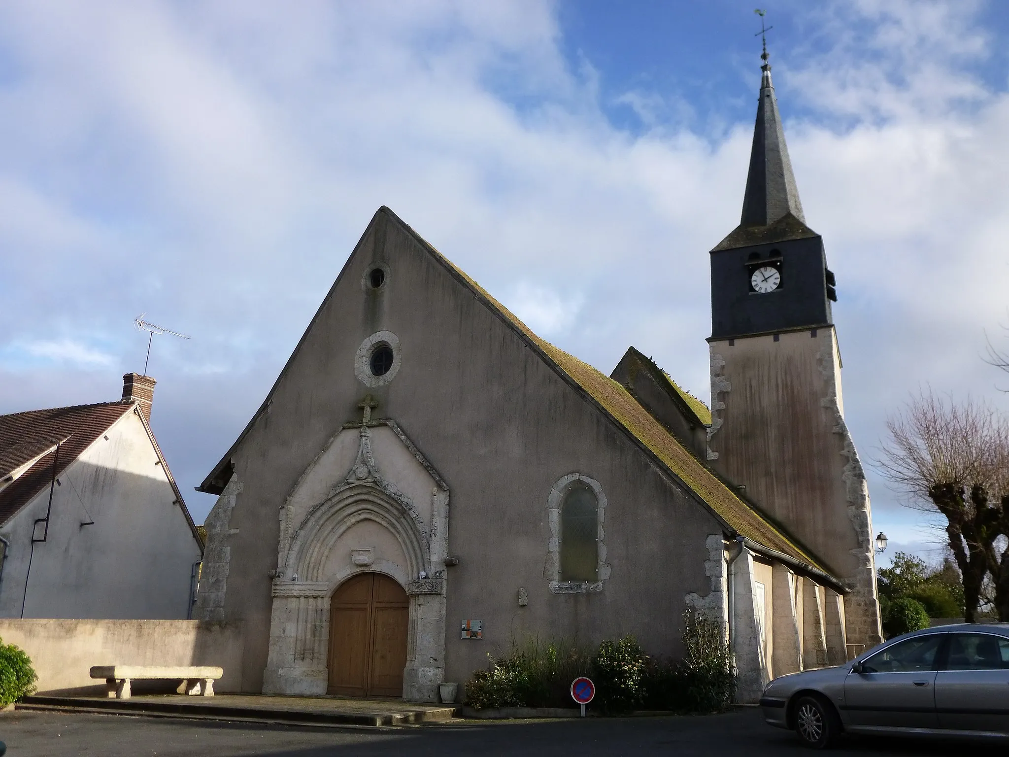 Photo showing: La Chapelle-sur-Aveyron, Loiret, Centre, France. 
Saint-Loup et Saint-Roch church, west side.