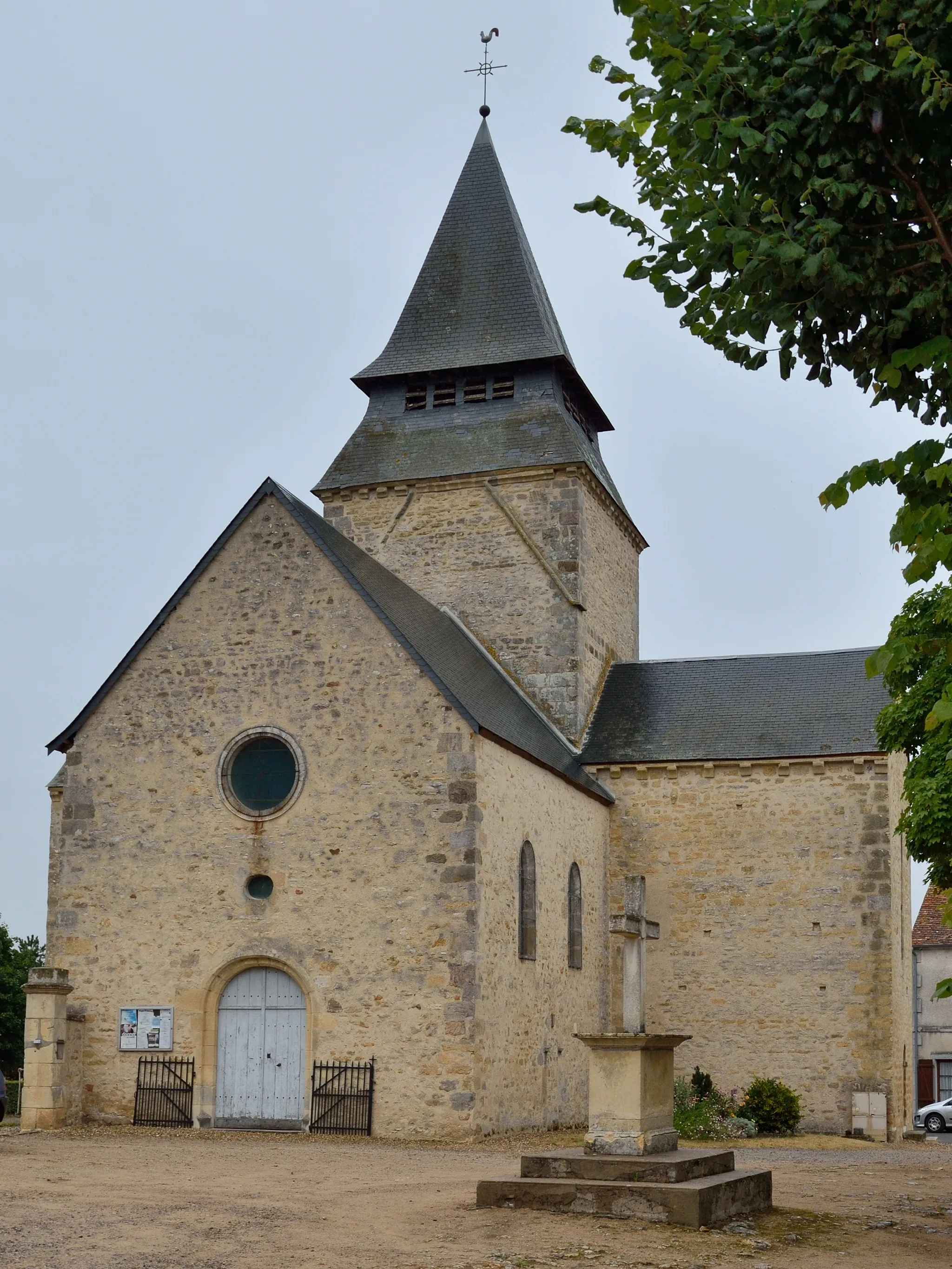 Photo showing: Église de Bessais-le-Fromental (Cher)