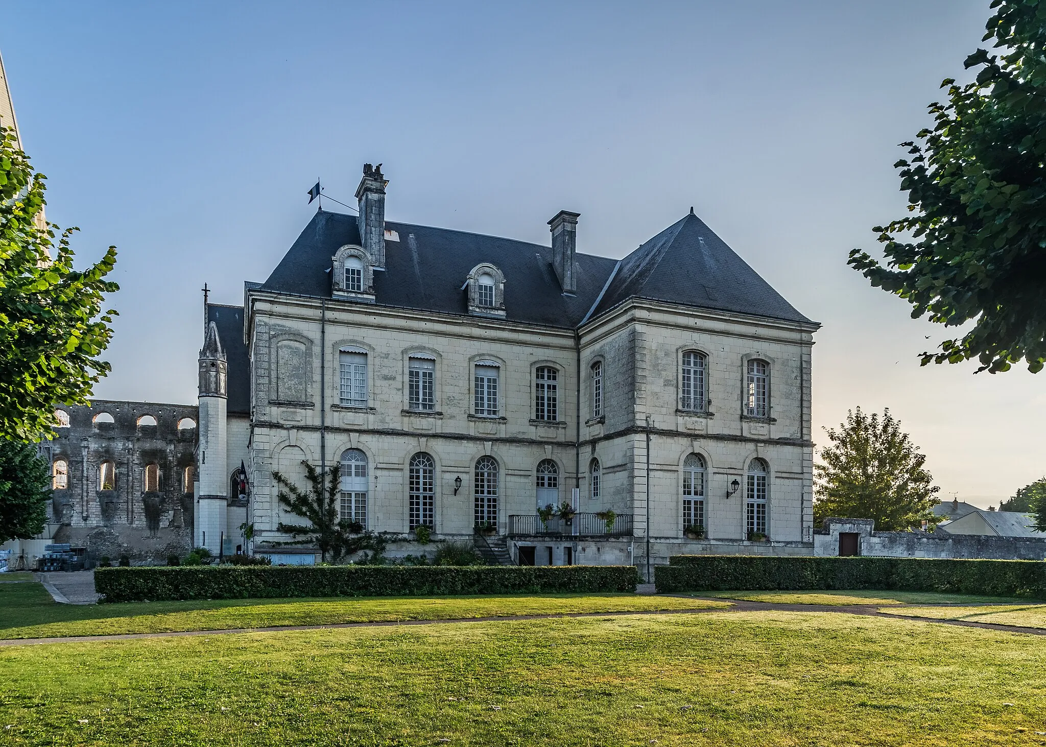 Photo showing: This building is inscrit au titre des monuments historiques de la France. It is indexed in the base Mérimée, a database of architectural heritage maintained by the French Ministry of Culture, under the reference PA00097559 .