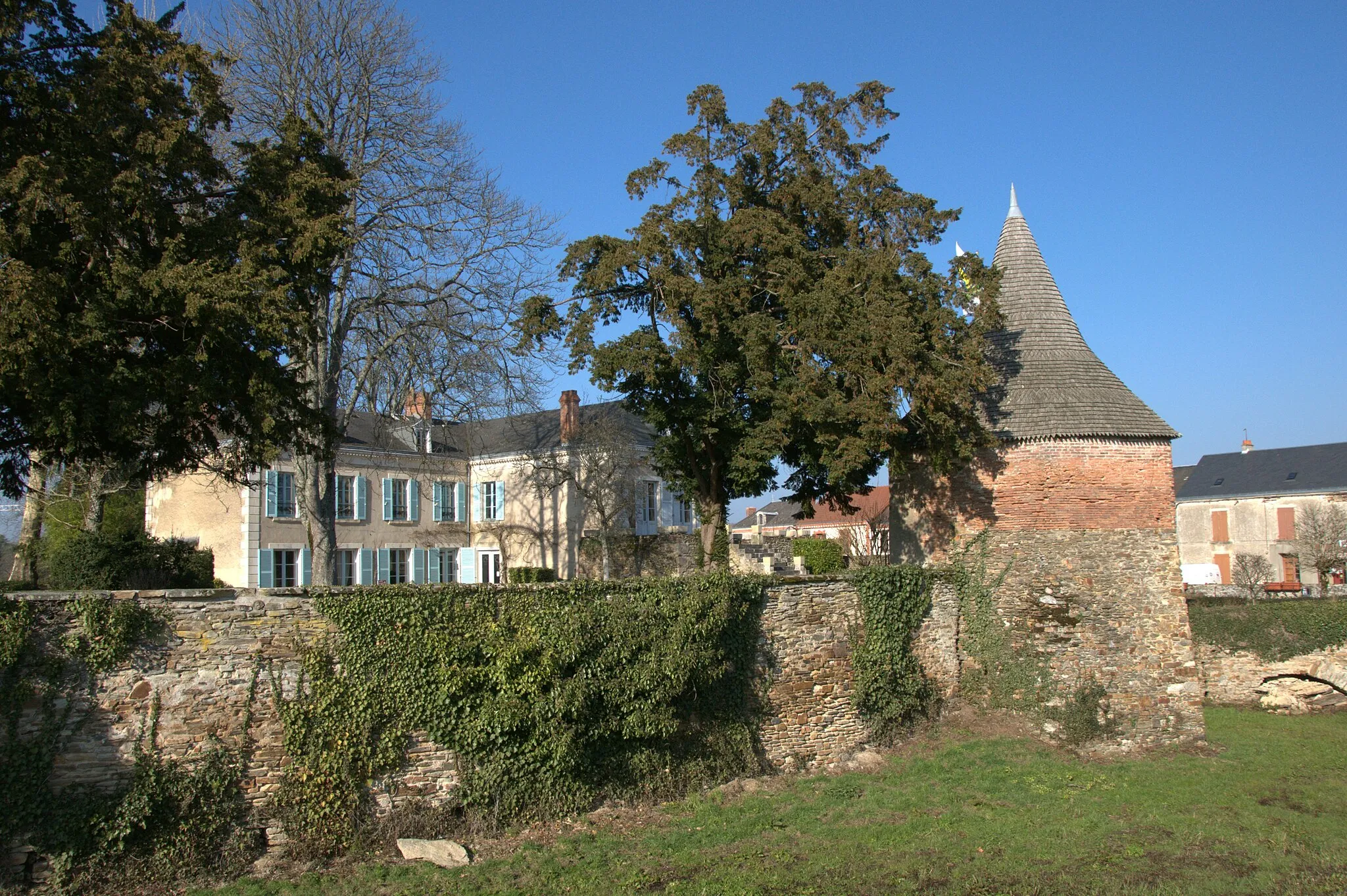 Photo showing: Éguzon-Chantôme (Indre) - Marie