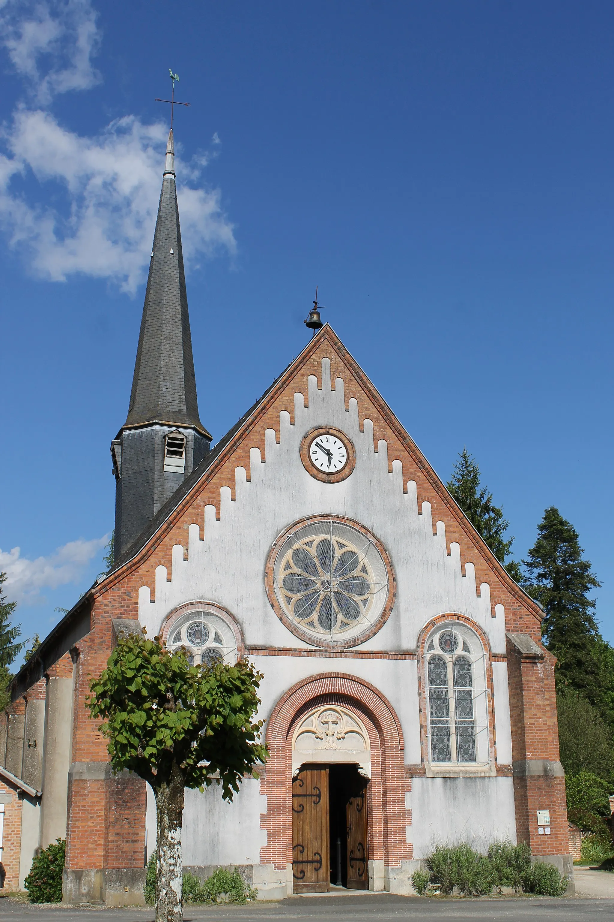 Photo showing: L'église Saint Pierre de Chaon.