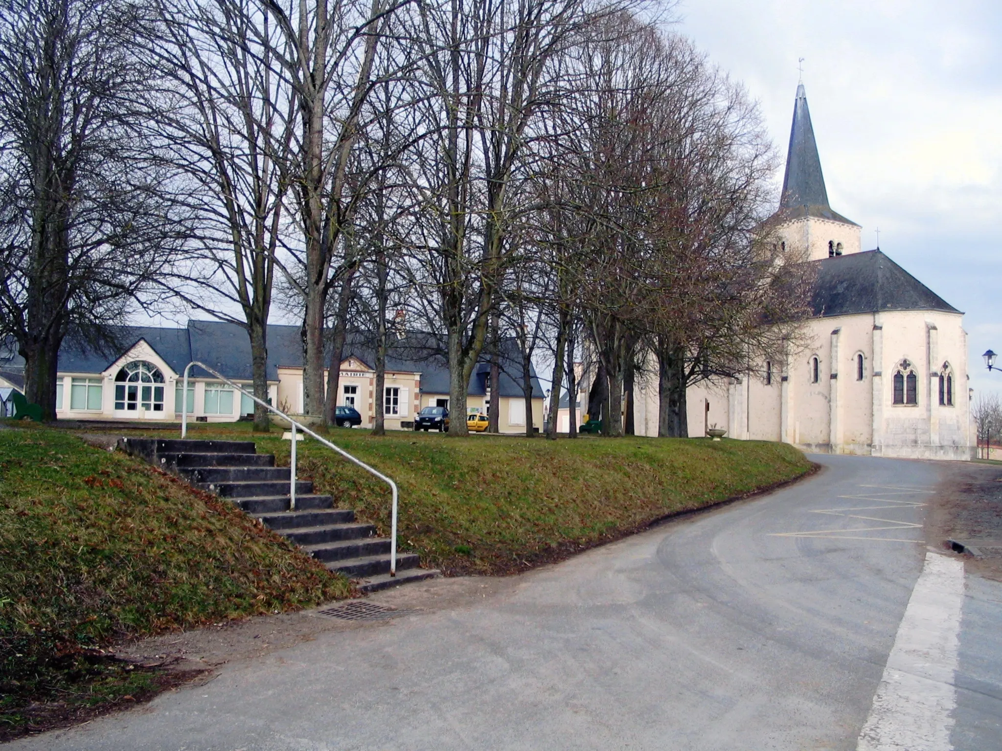 Photo showing: The church of Lazenay, Cher, France.