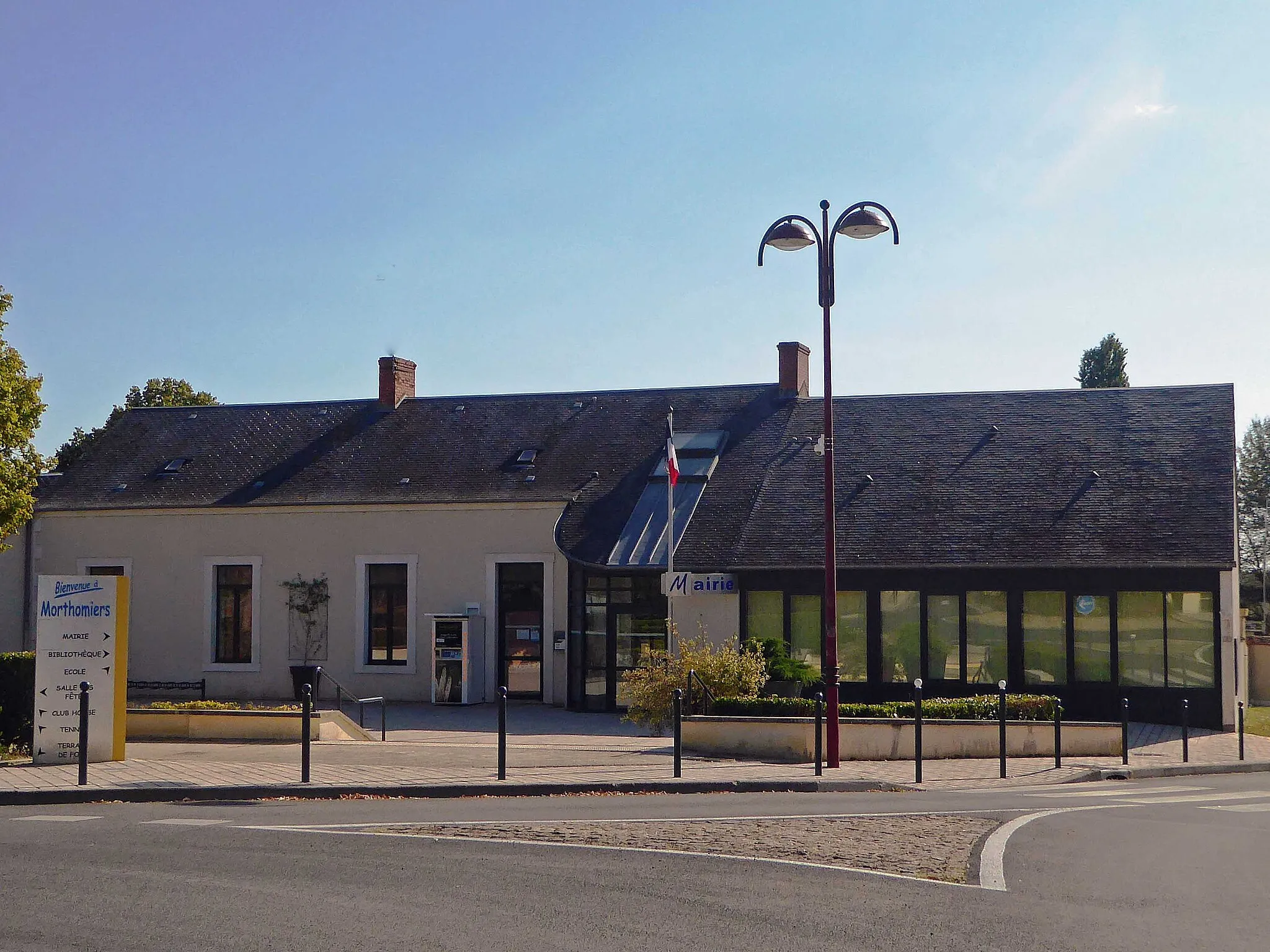 Photo showing: commune sans église